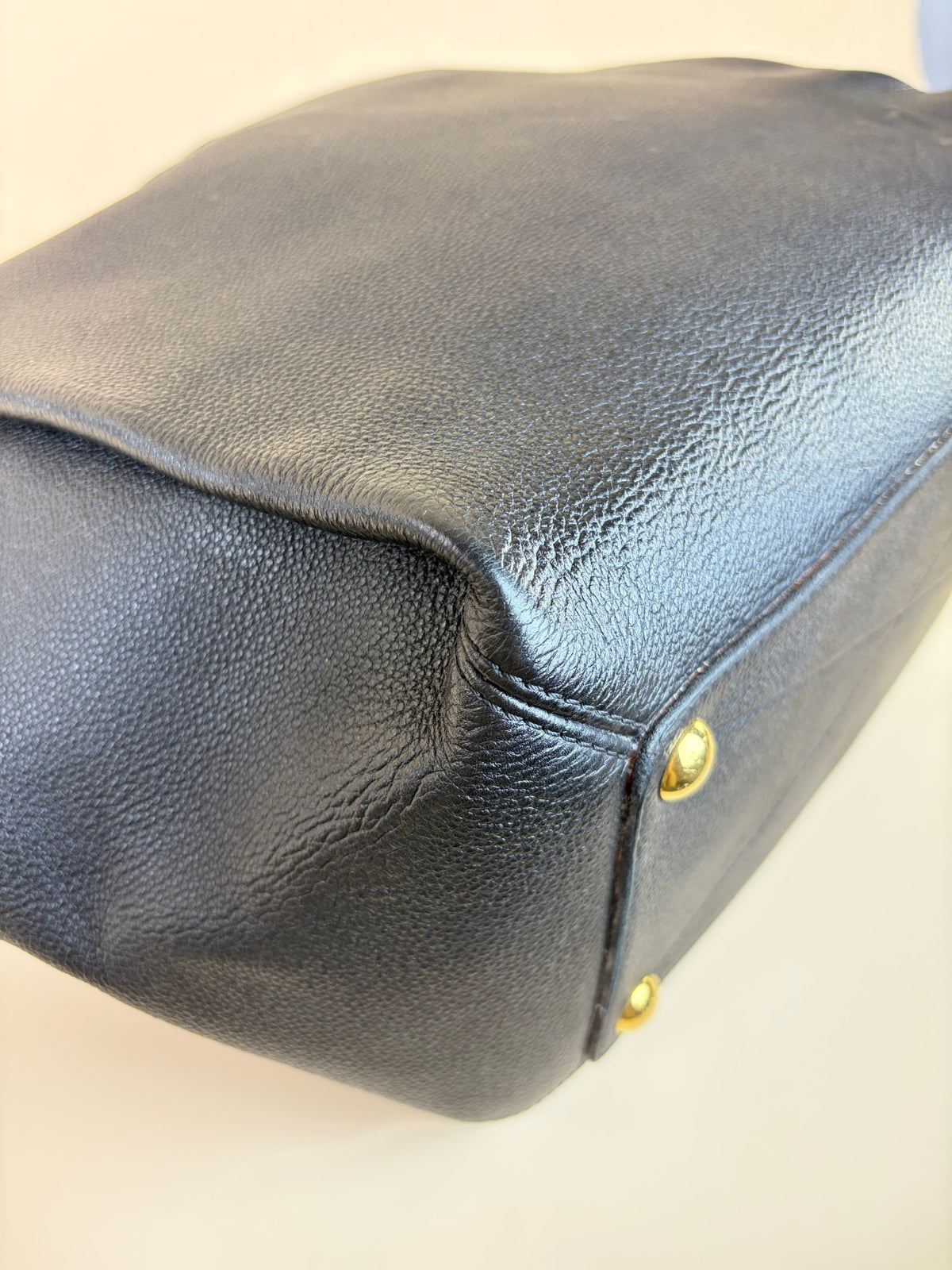 Louis vuitton black leather babylone mm bag