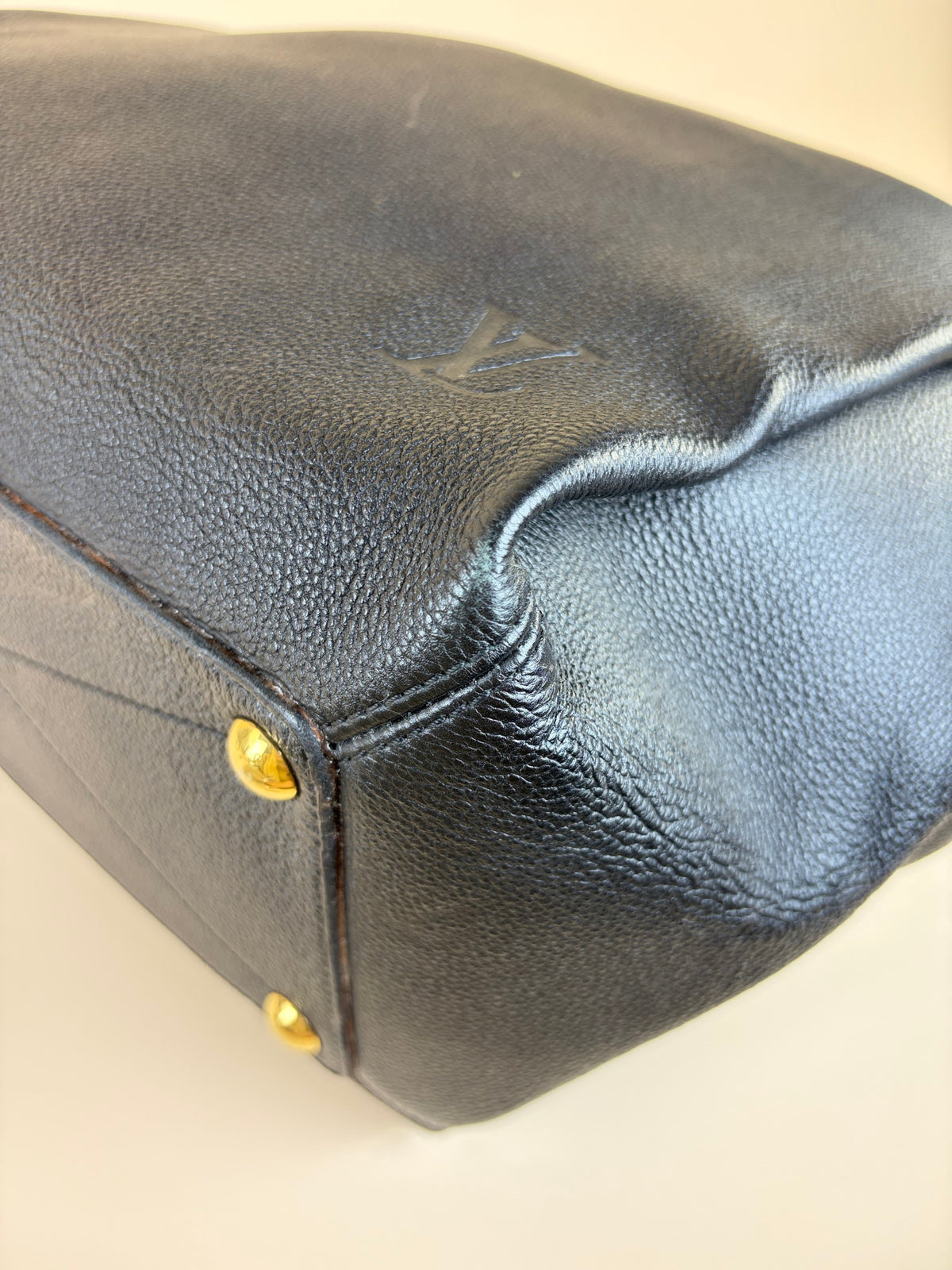 Louis vuitton black leather babylone mm bag