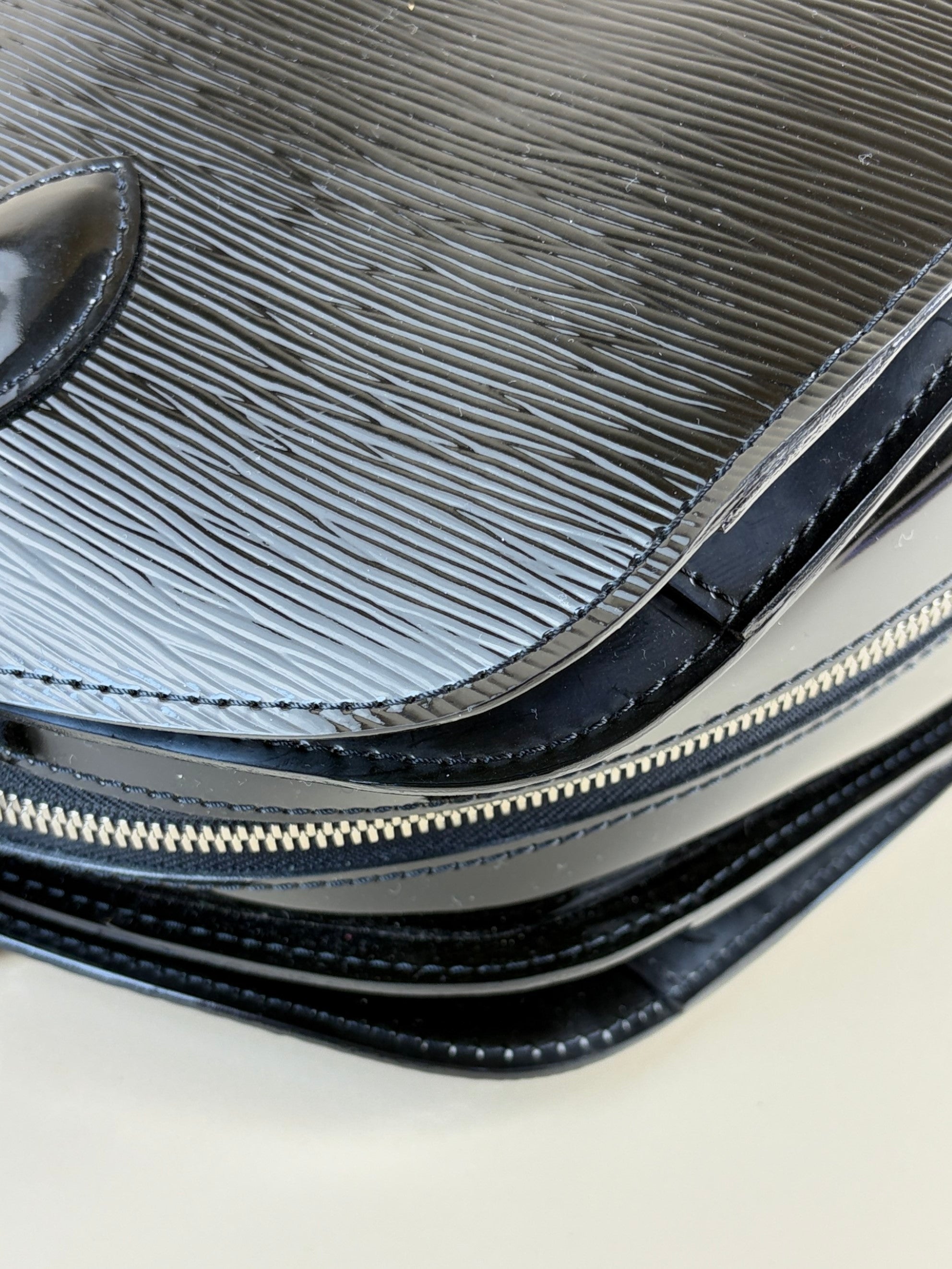 Louis Vuitton black electric epi leather punt- Neuf GM Tote Bag