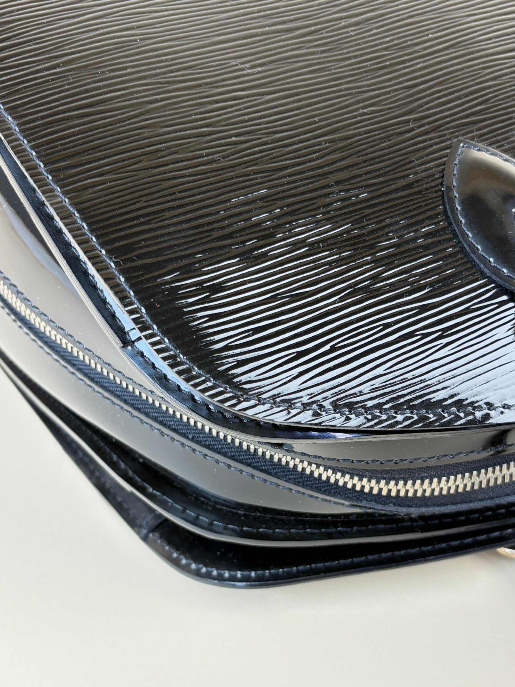 Louis Vuitton black electric epi leather punt- Neuf GM Tote Bag