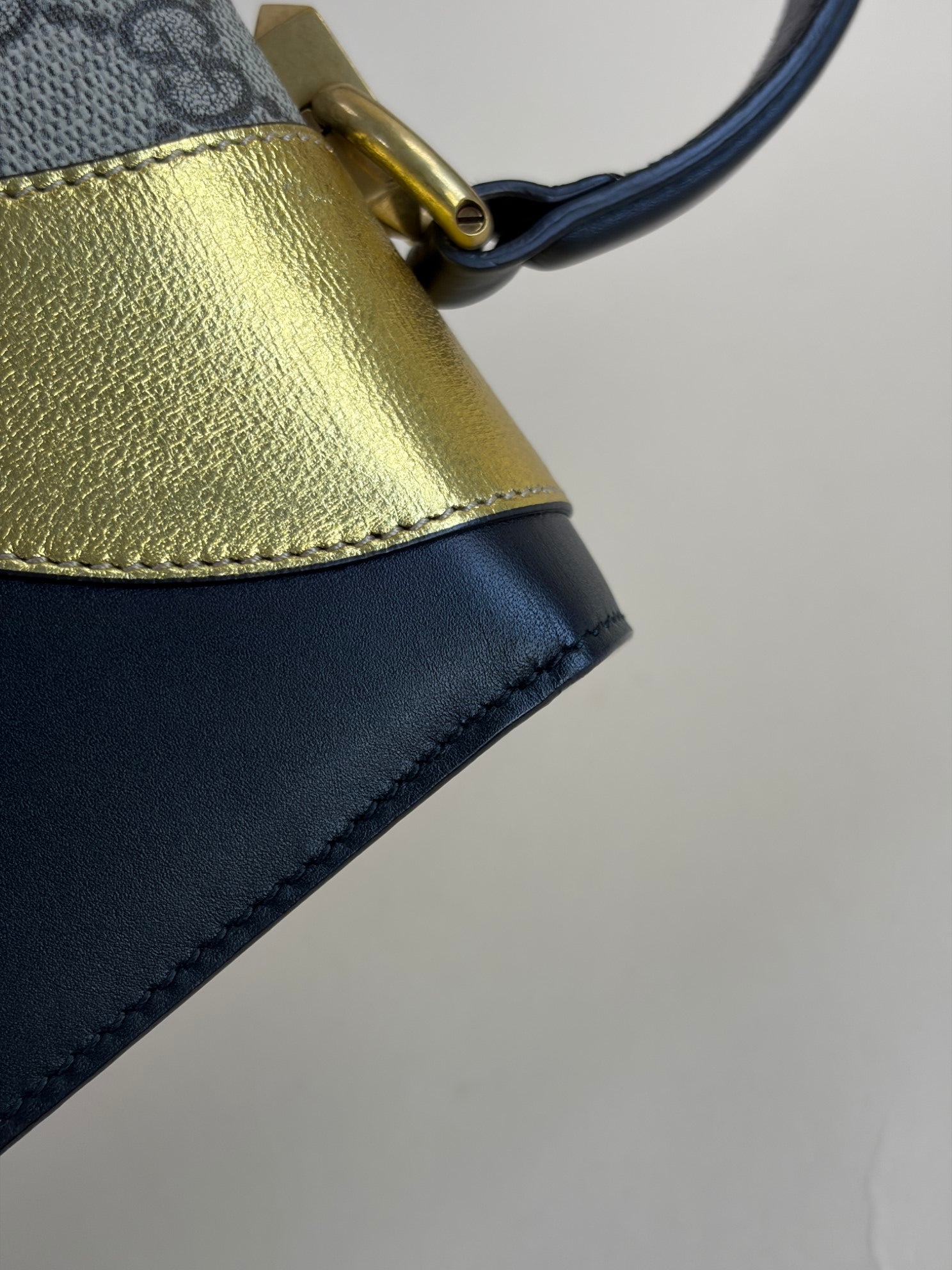 Gucci Black GG Supreme Osiride Medium Handbag W/ Gold Chain