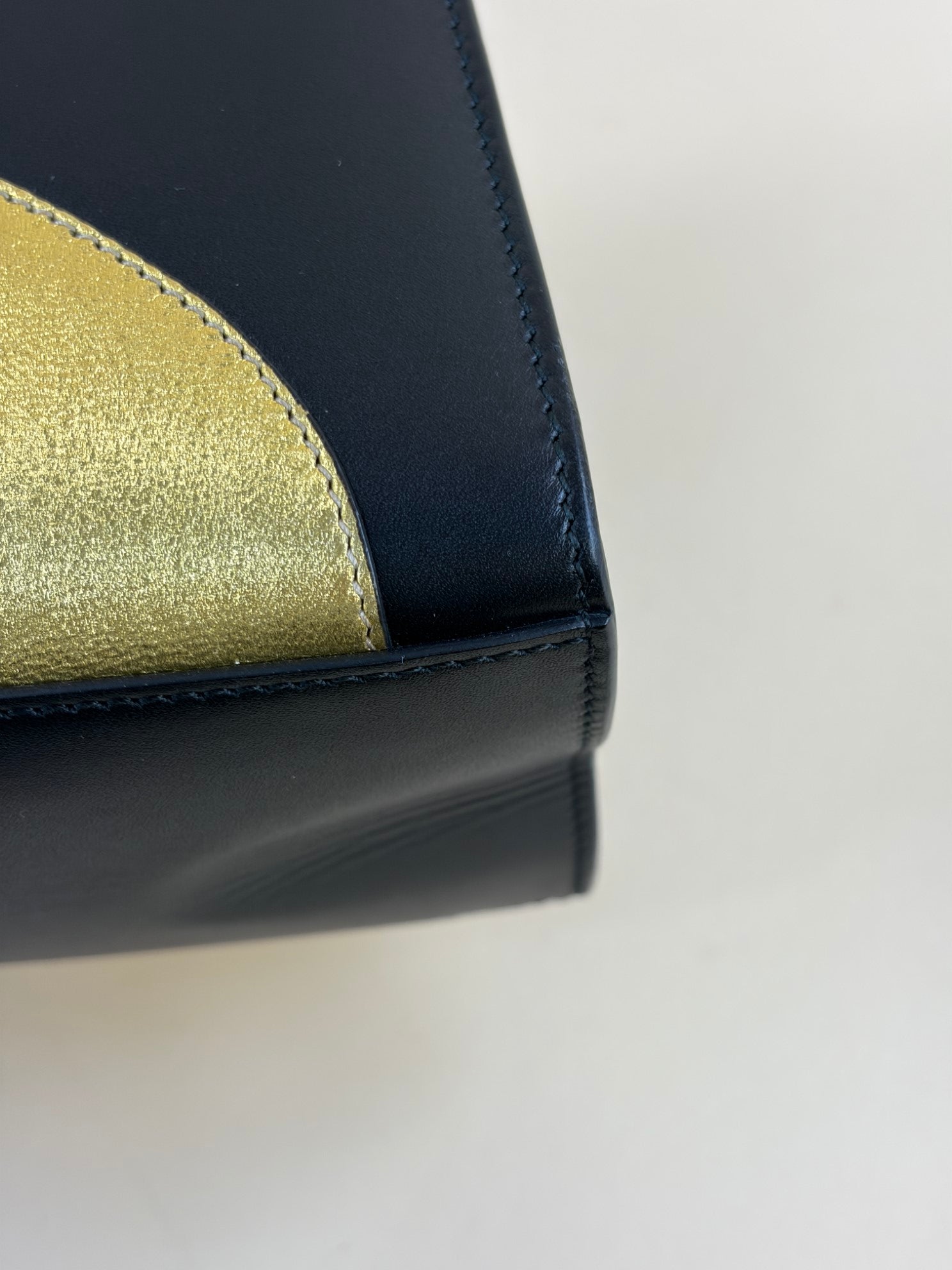 Gucci Black GG Supreme Osiride Medium Handbag W/ Gold Chain