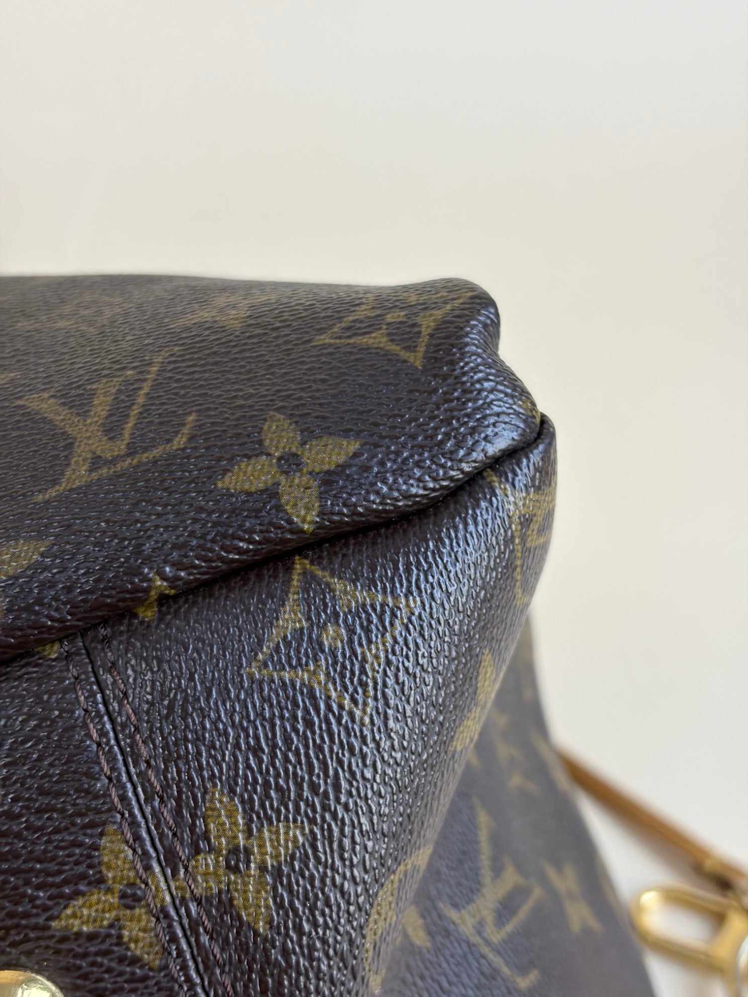 Louis Vuitton monogram canvas artsy mm shoulder bag
