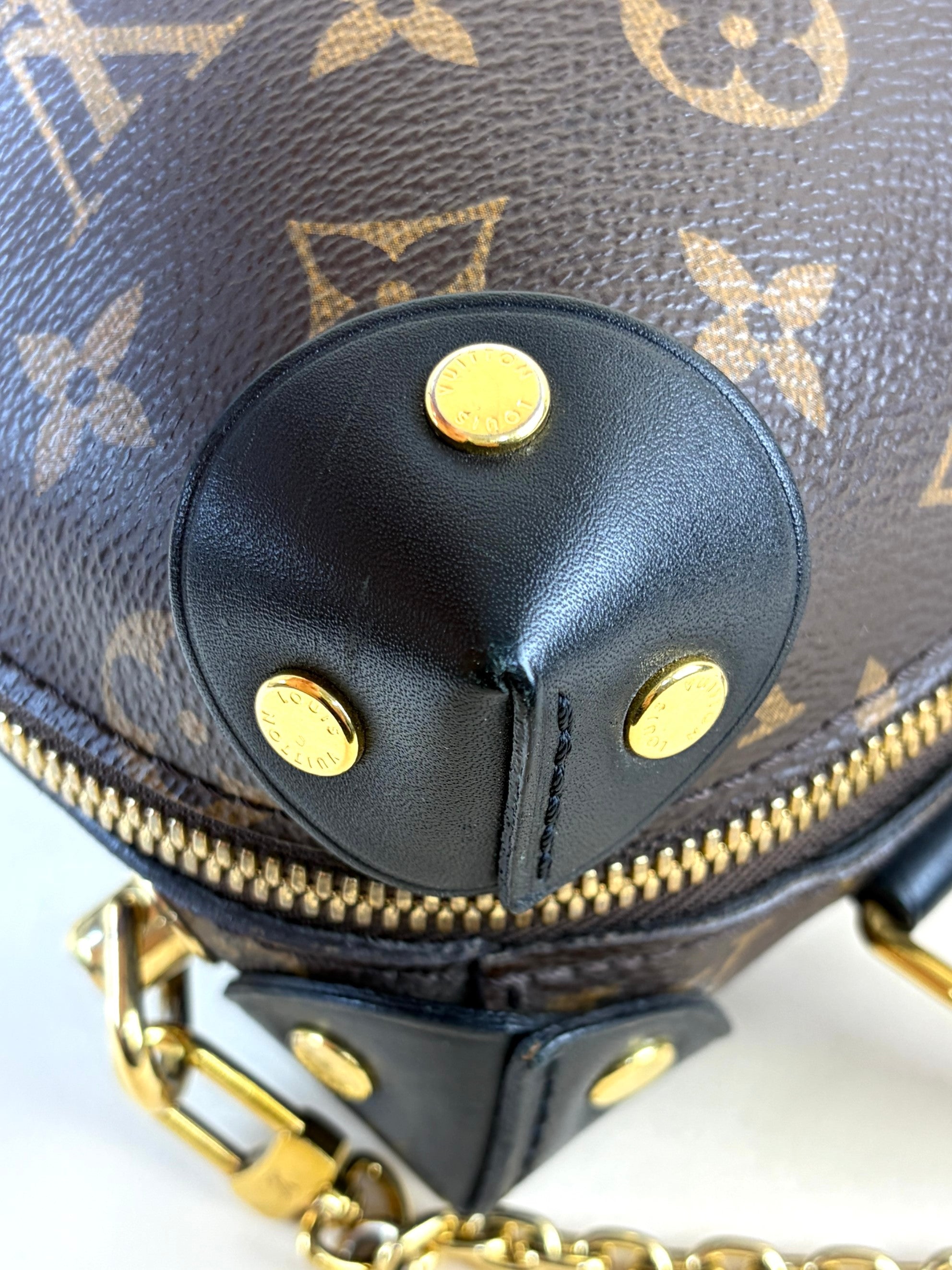 louis Vuitton monogram black petite male souple bag