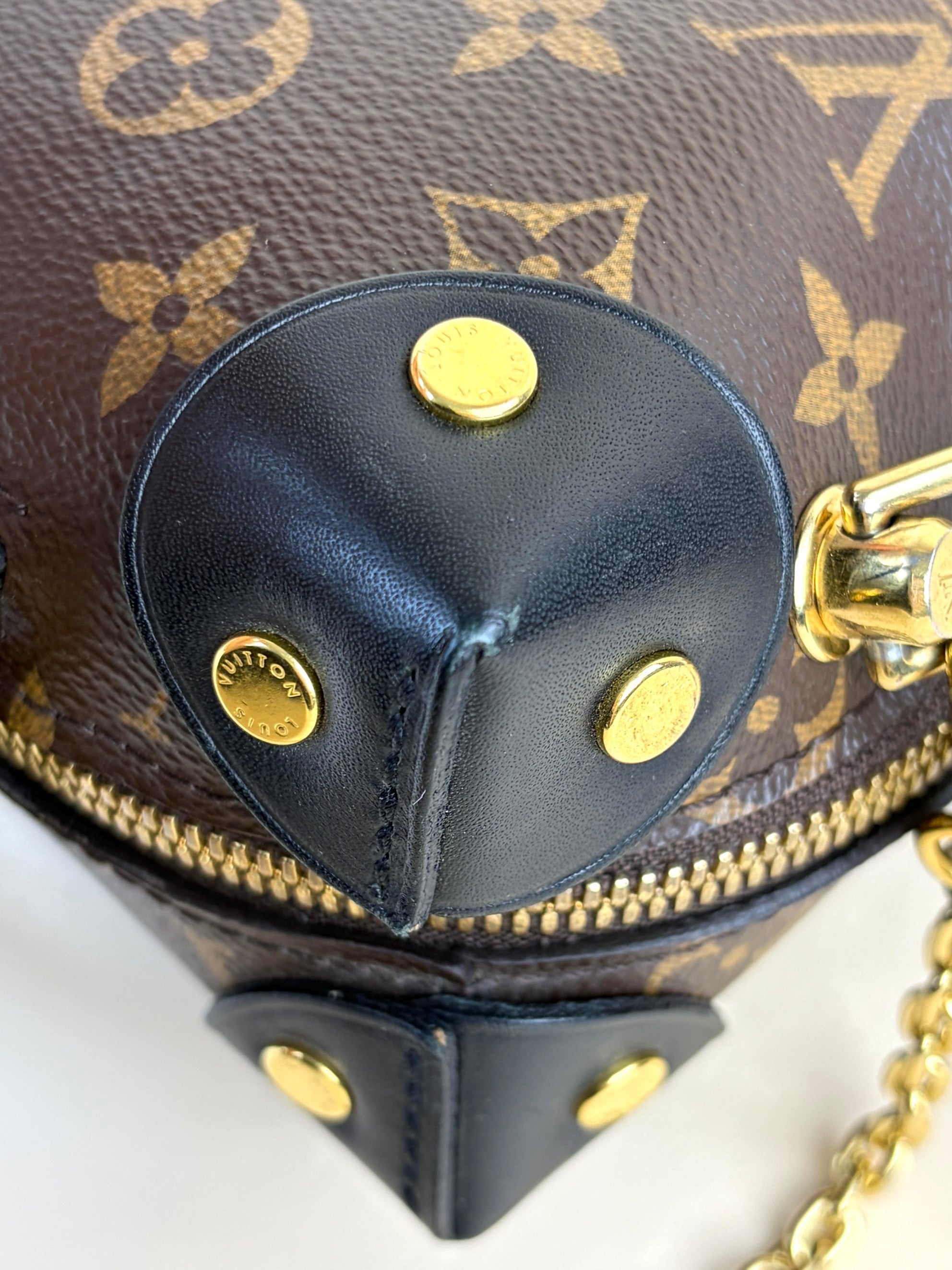 louis Vuitton monogram black petite male souple bag