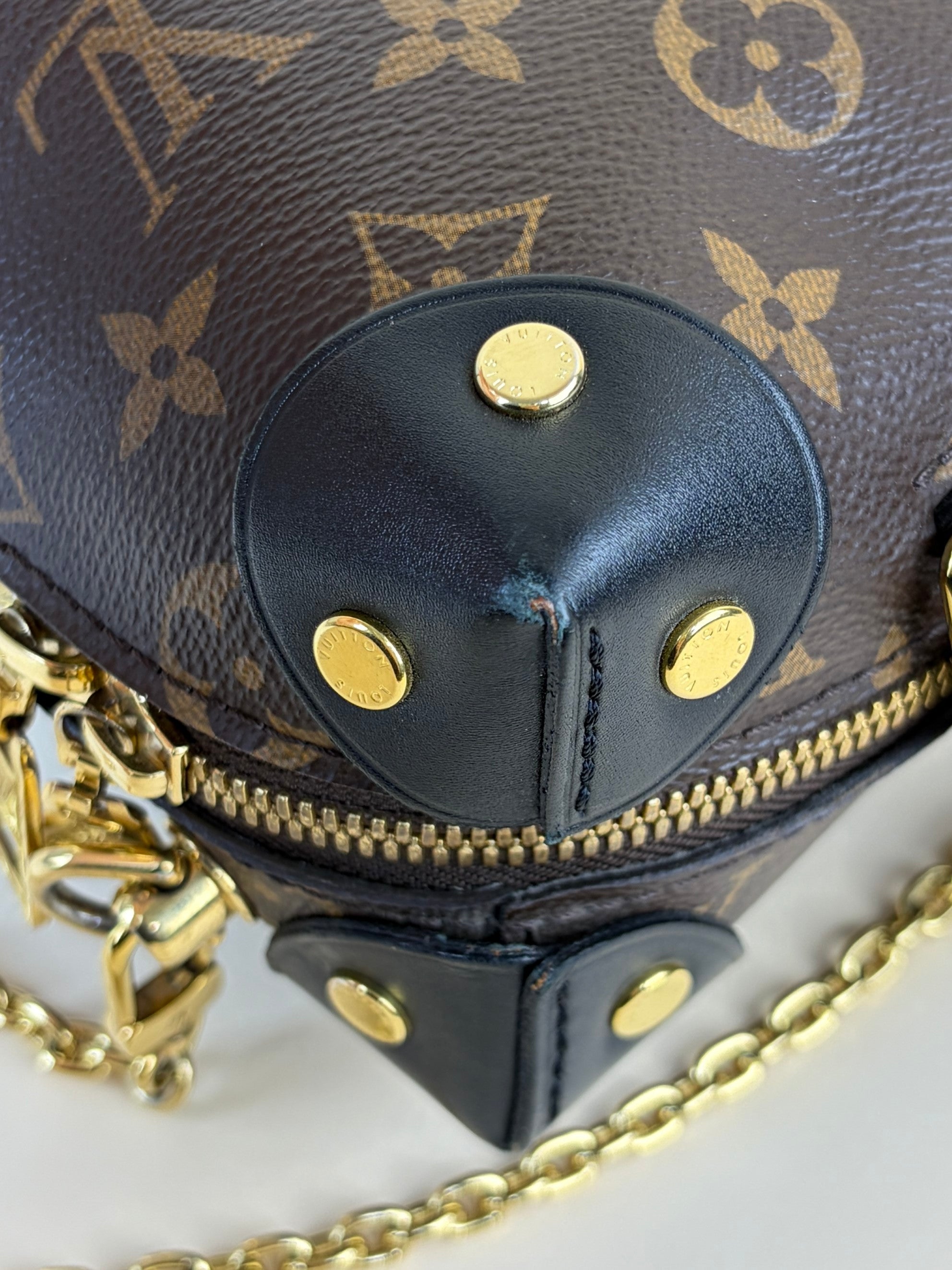 louis Vuitton monogram black petite male souple bag