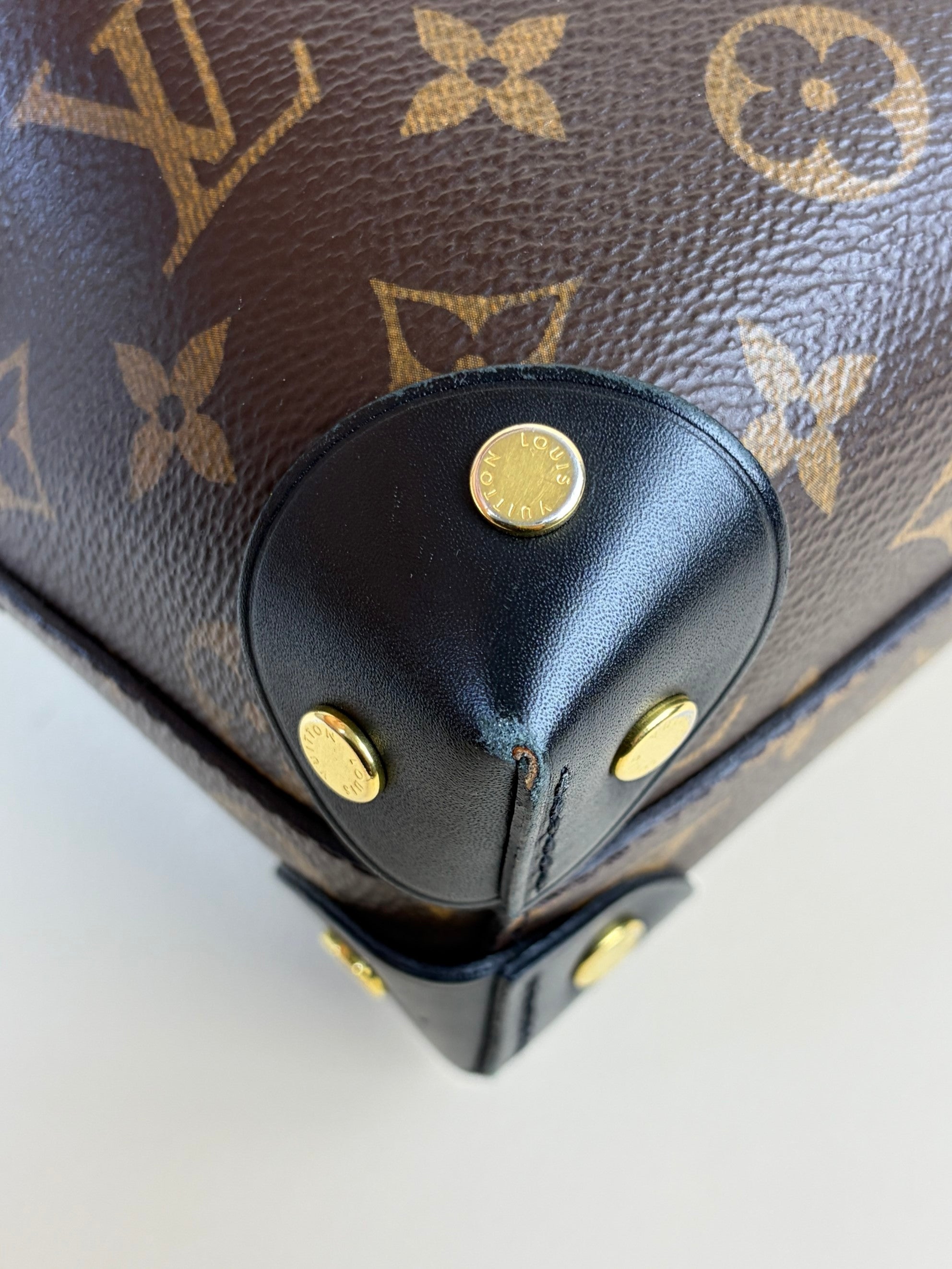 louis Vuitton monogram black petite male souple bag