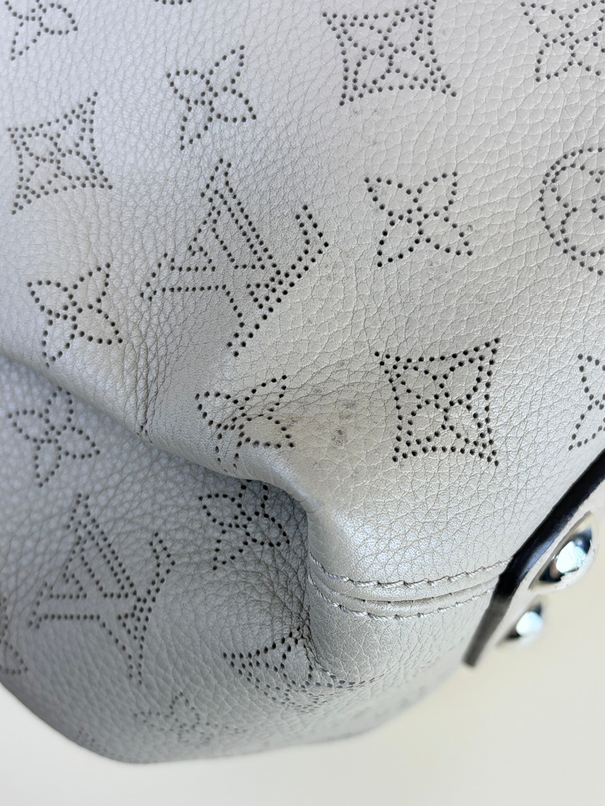 Louis Vuitton Galet Mahina monogram leather babylone bb