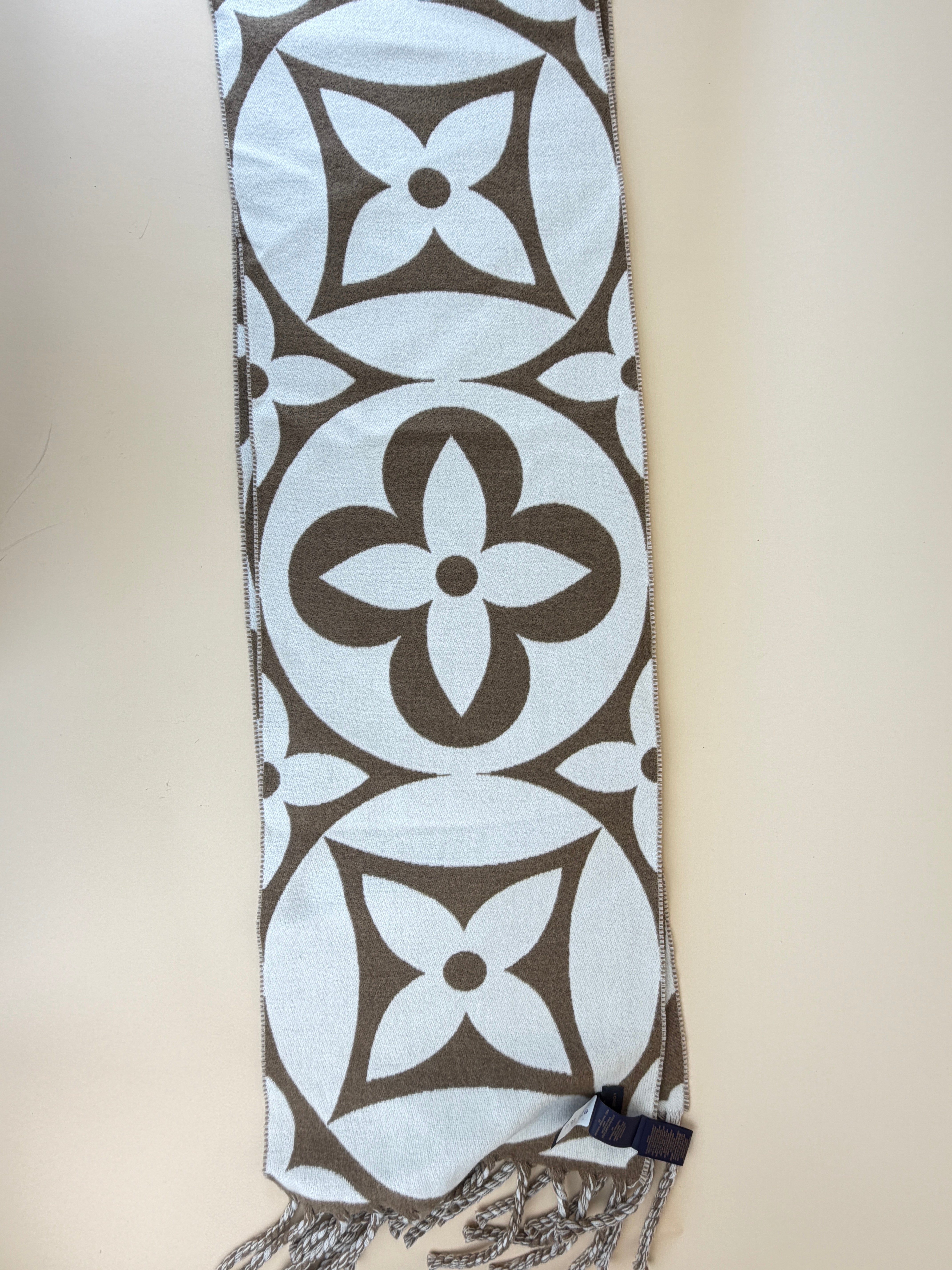 Louis Vuitton Marron Clair Medallion Wool Scarf