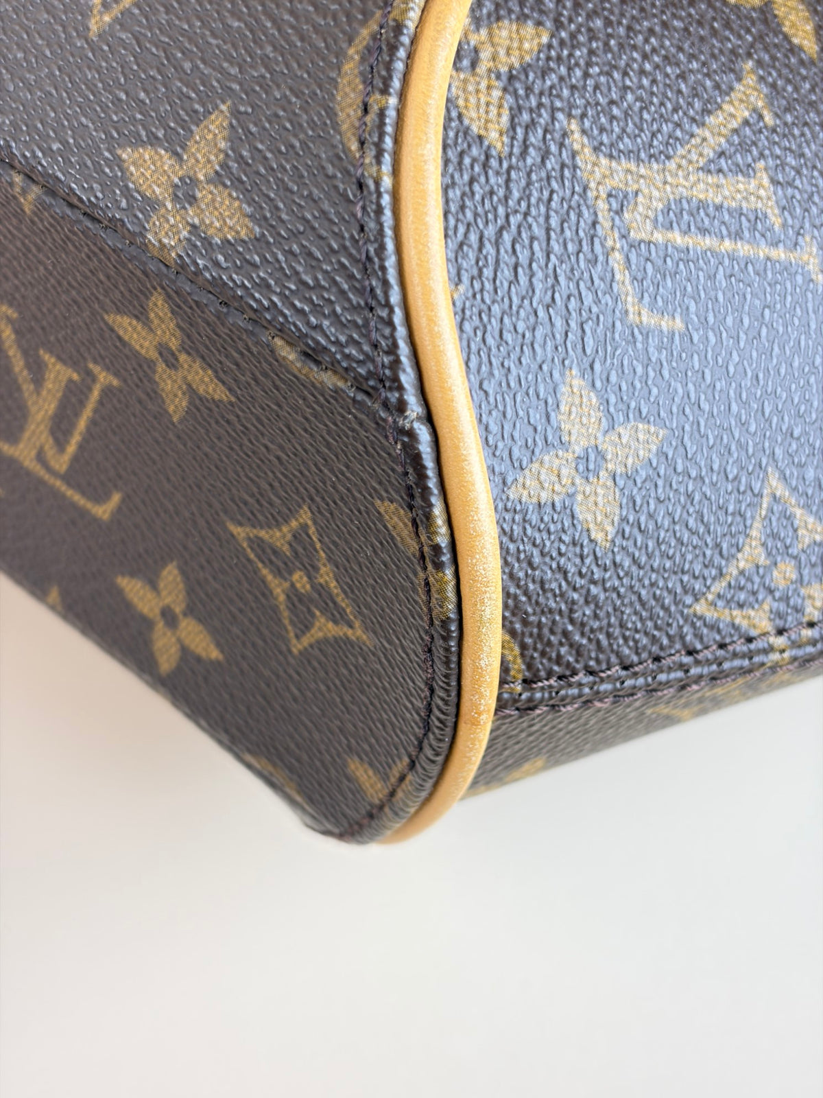 Louis Vuitton Brown Monogram ellipse pm