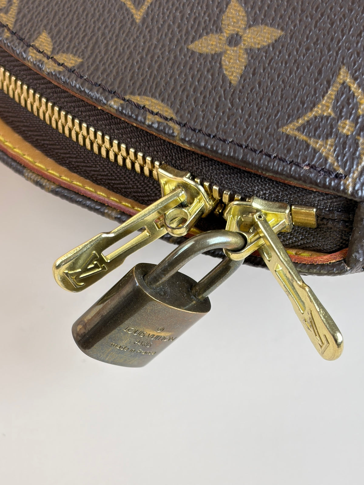 Louis Vuitton Brown Monogram ellipse pm