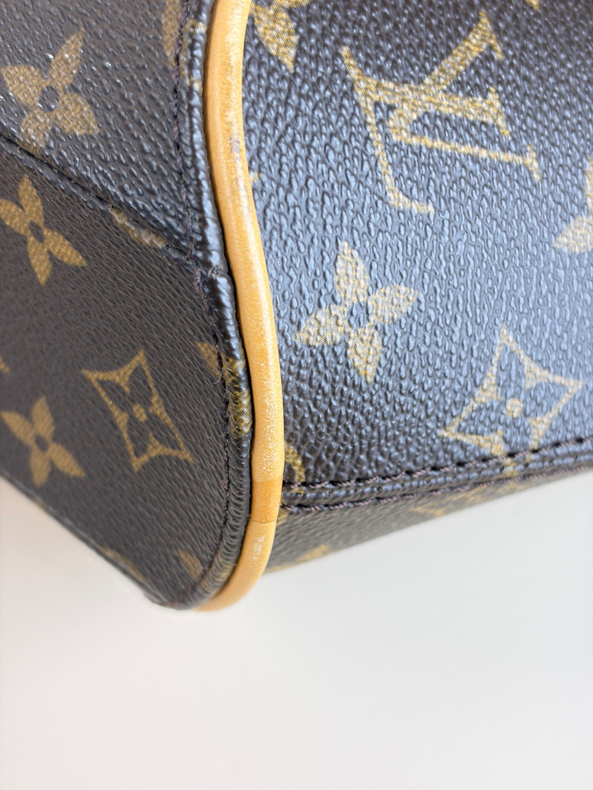 Louis Vuitton Brown Monogram ellipse pm