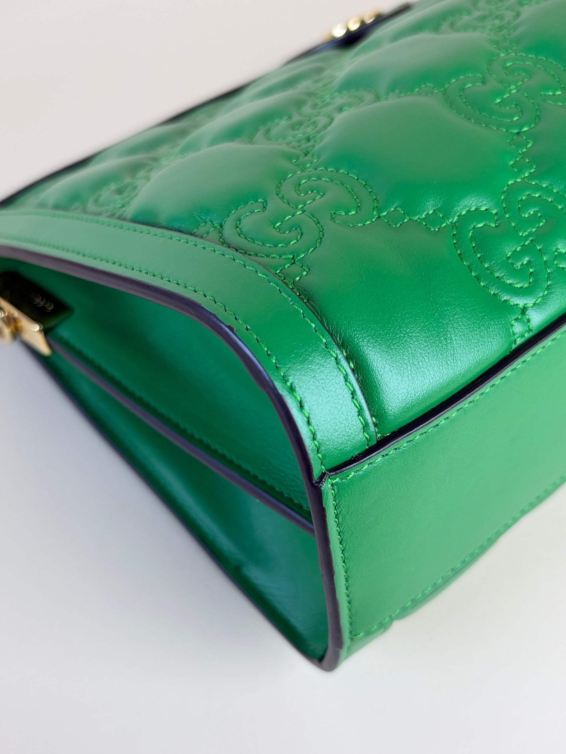Gucci spring green natural calfskin gg matelassé large chain