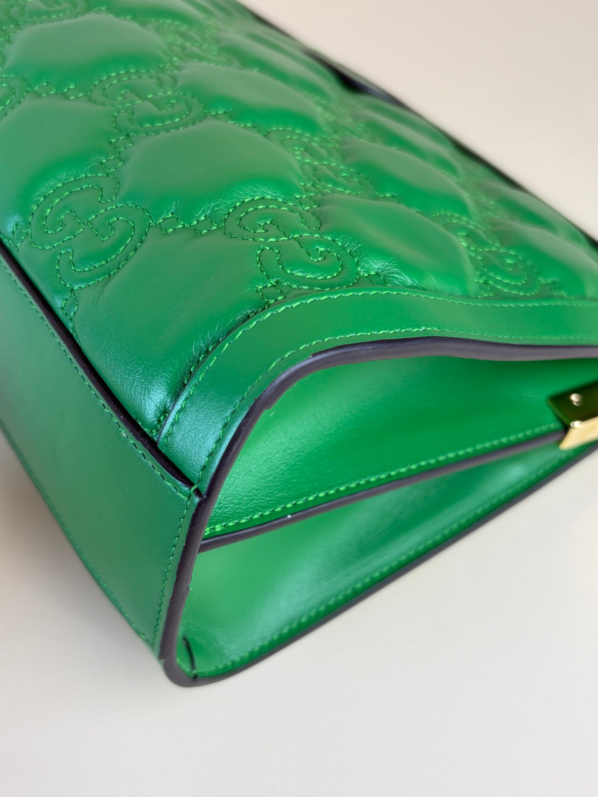 Gucci spring green natural calfskin gg matelassé large chain