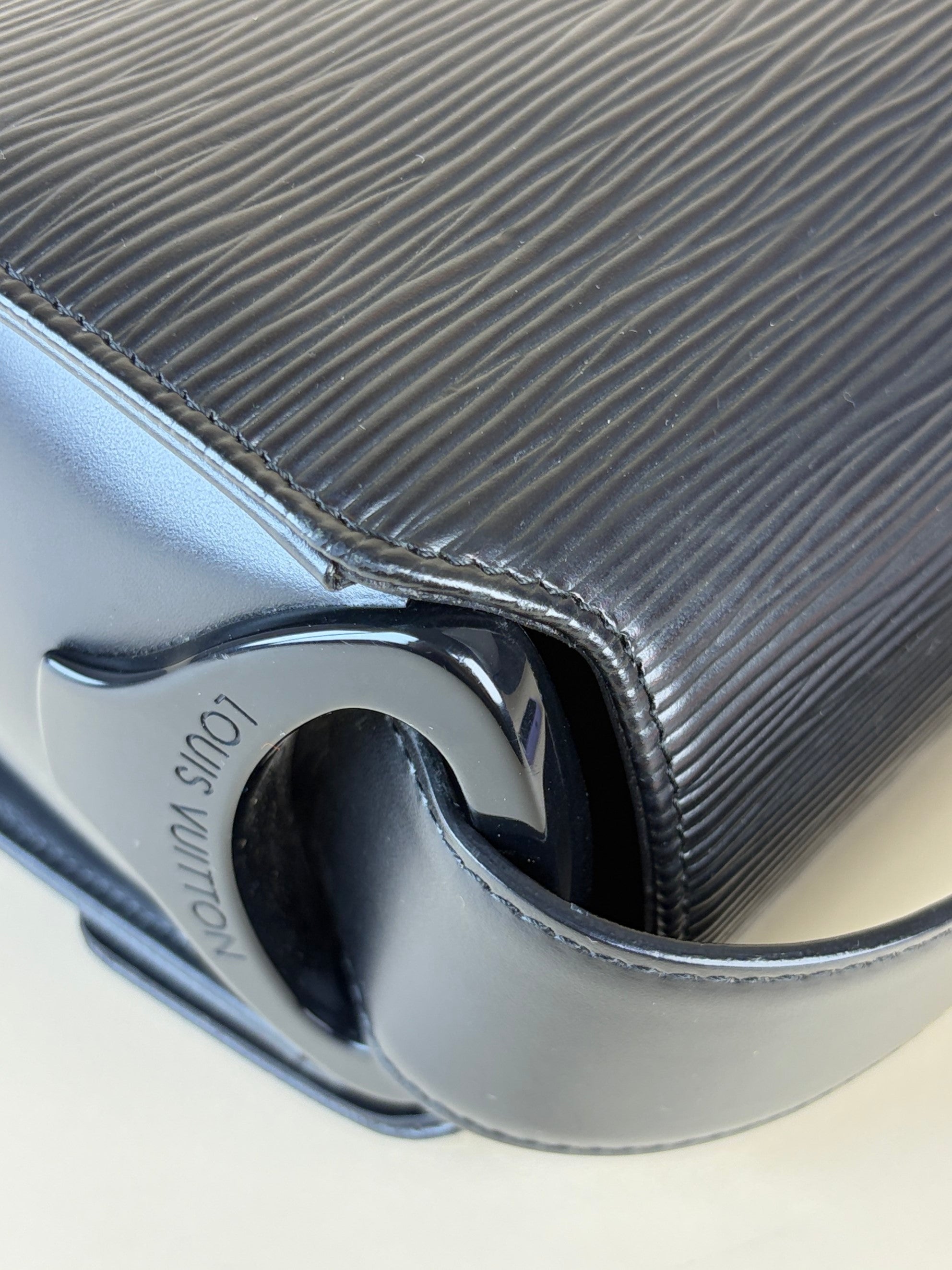 louis Vuitton black epi leather nocturne pm