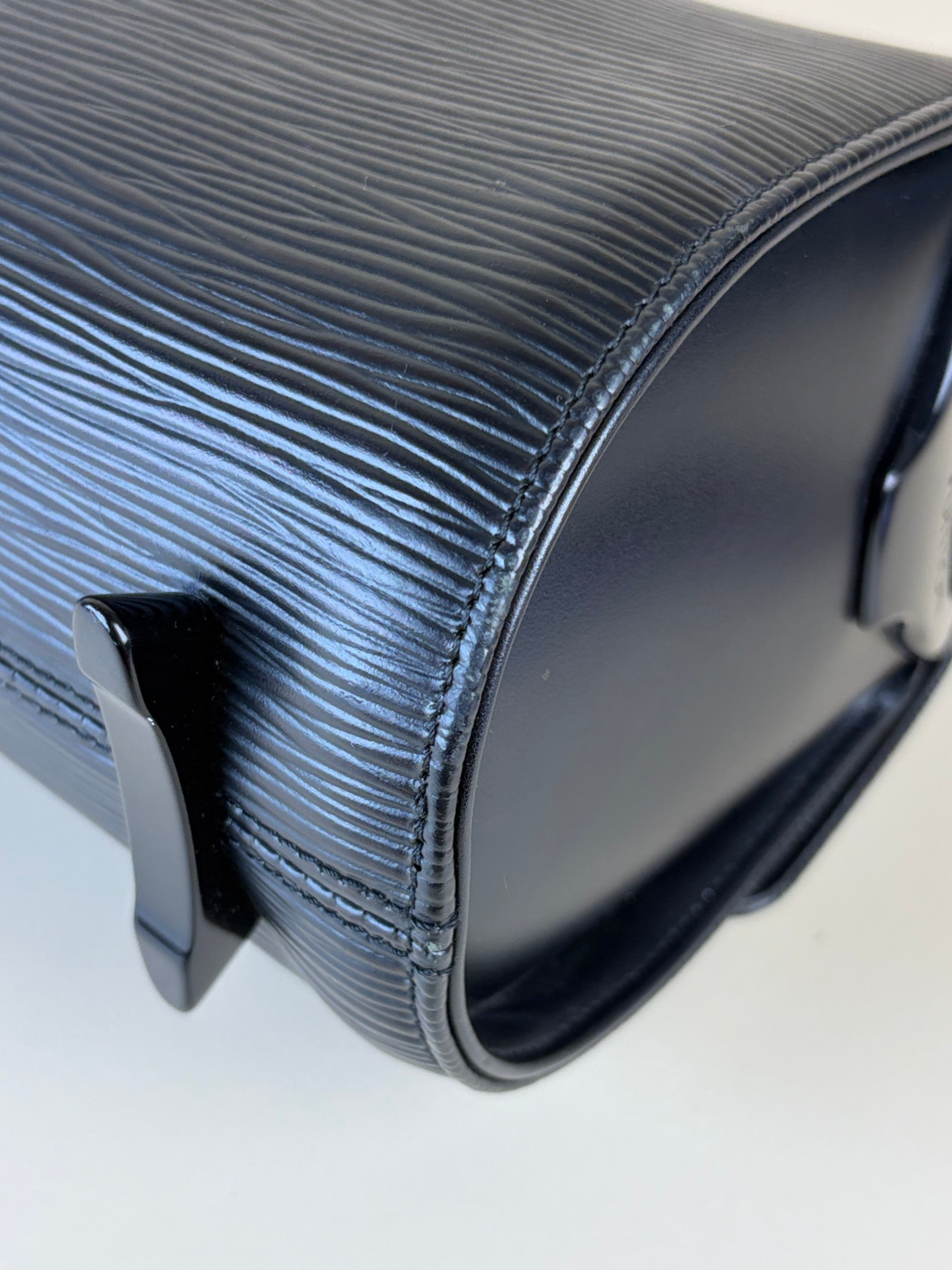 louis Vuitton black epi leather nocturne pm
