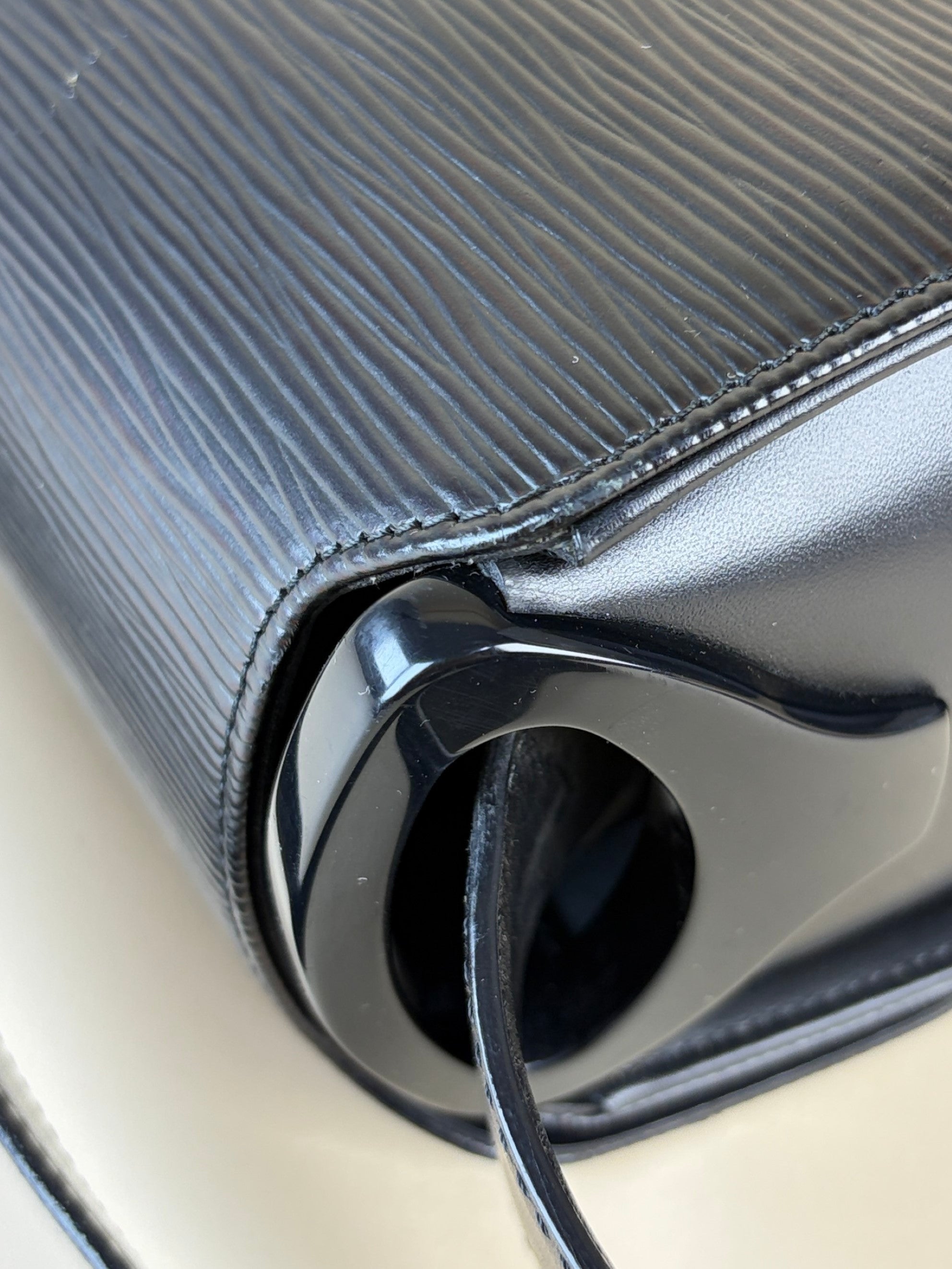 louis Vuitton black epi leather nocturne pm