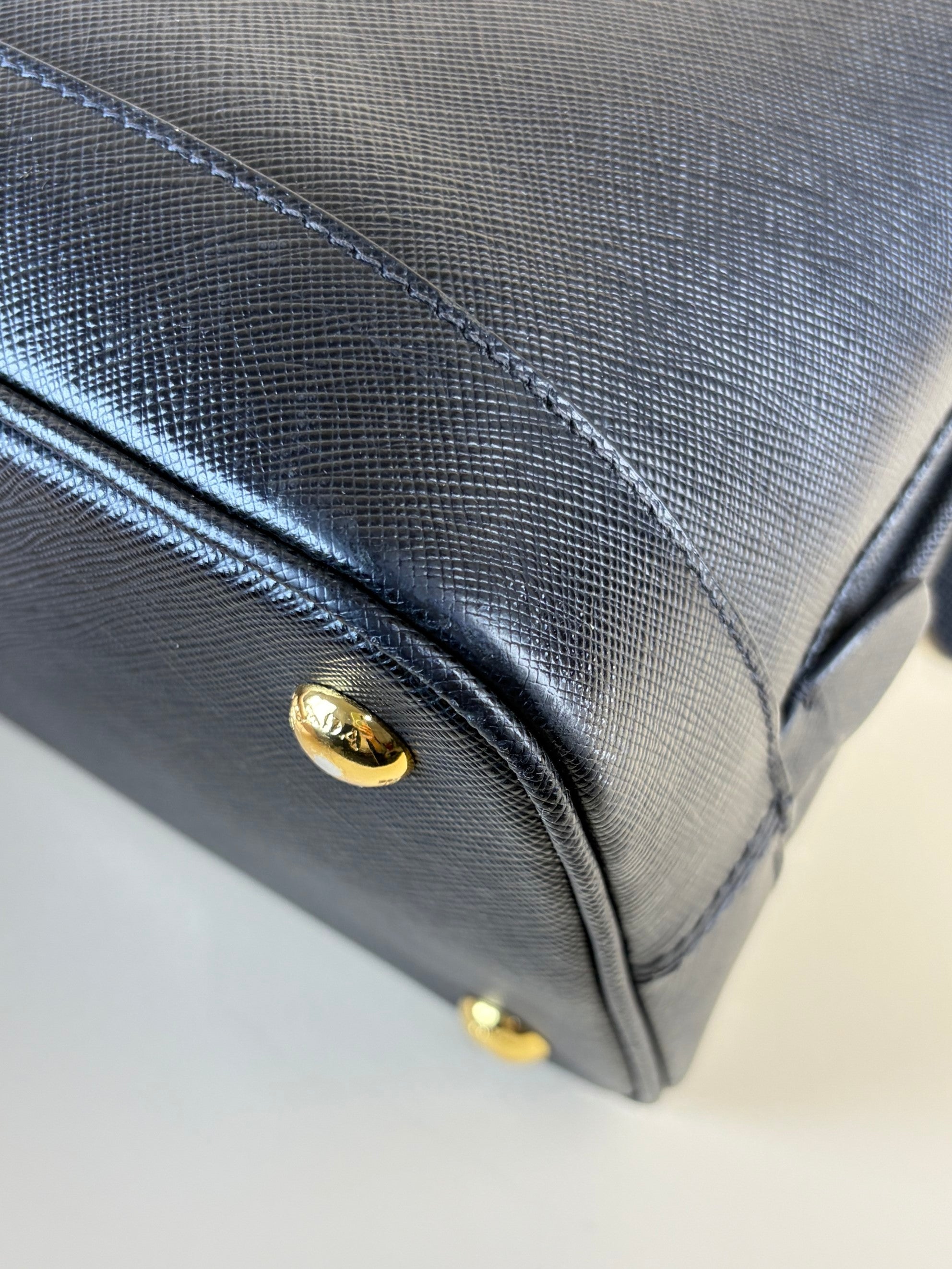 Prada black saffanio leather open promenade tote bag