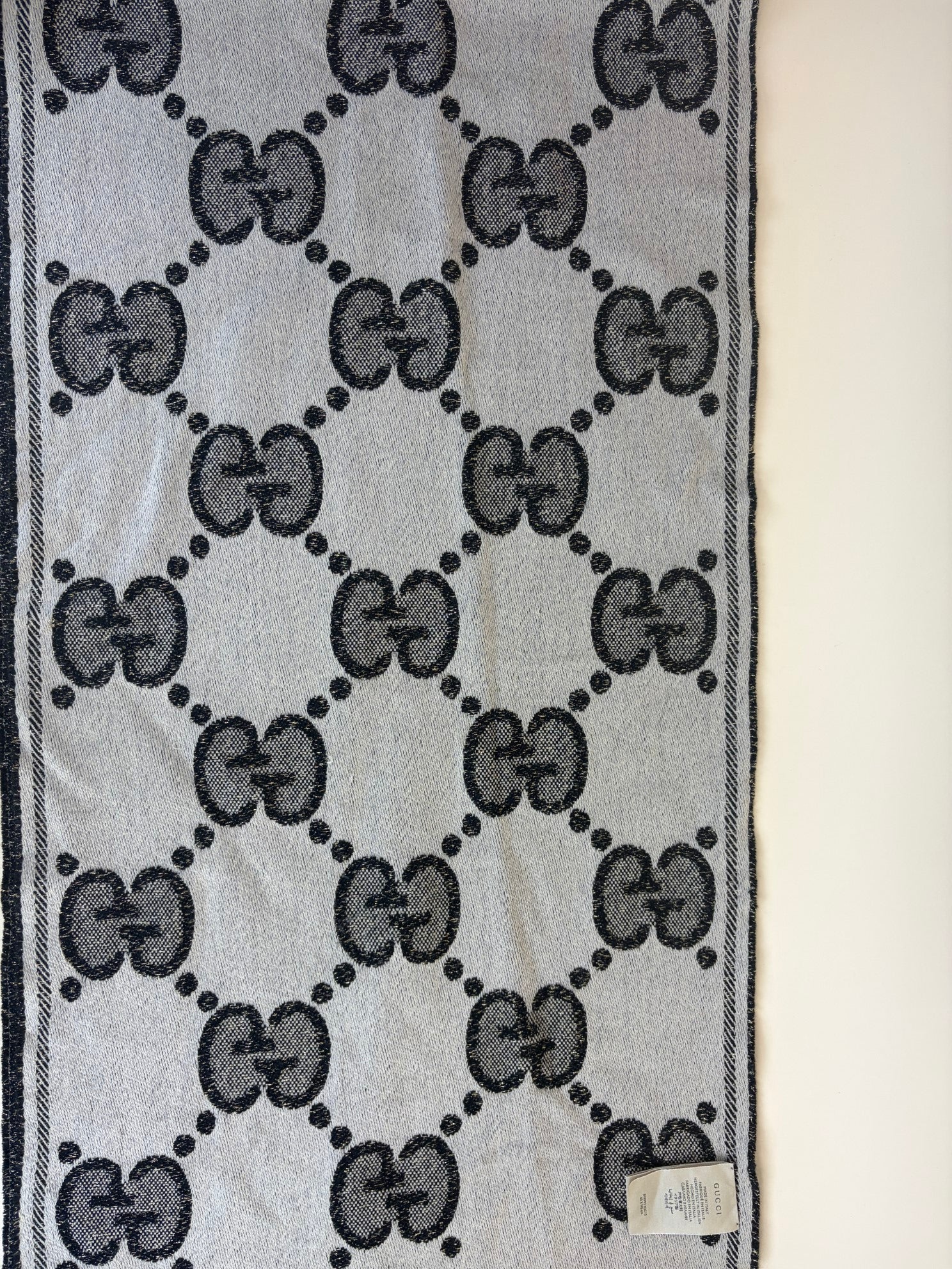 GUCCI gg jacquard wool scarf black& beige