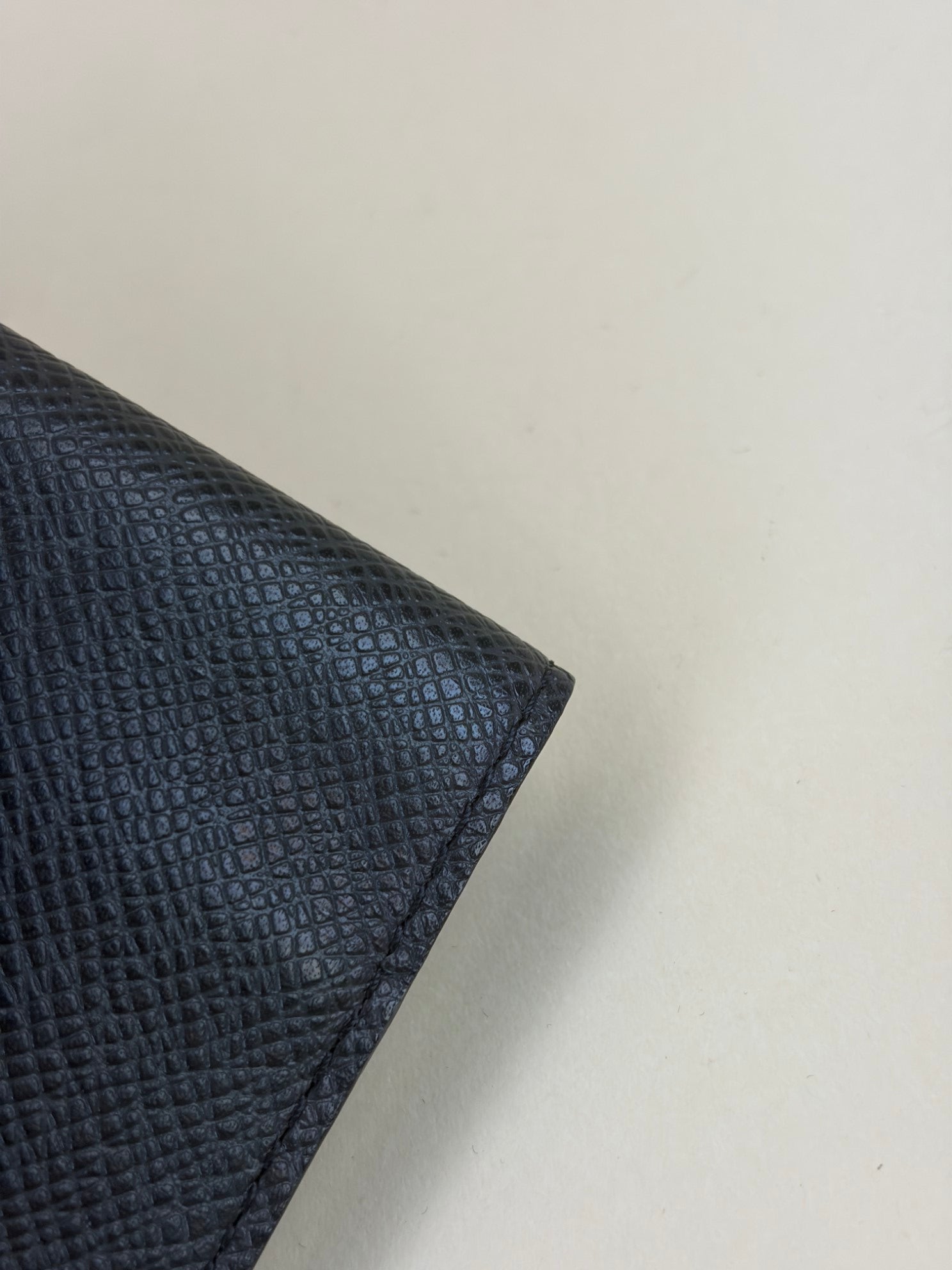 Louis Vuitton passport taiga cover leather black