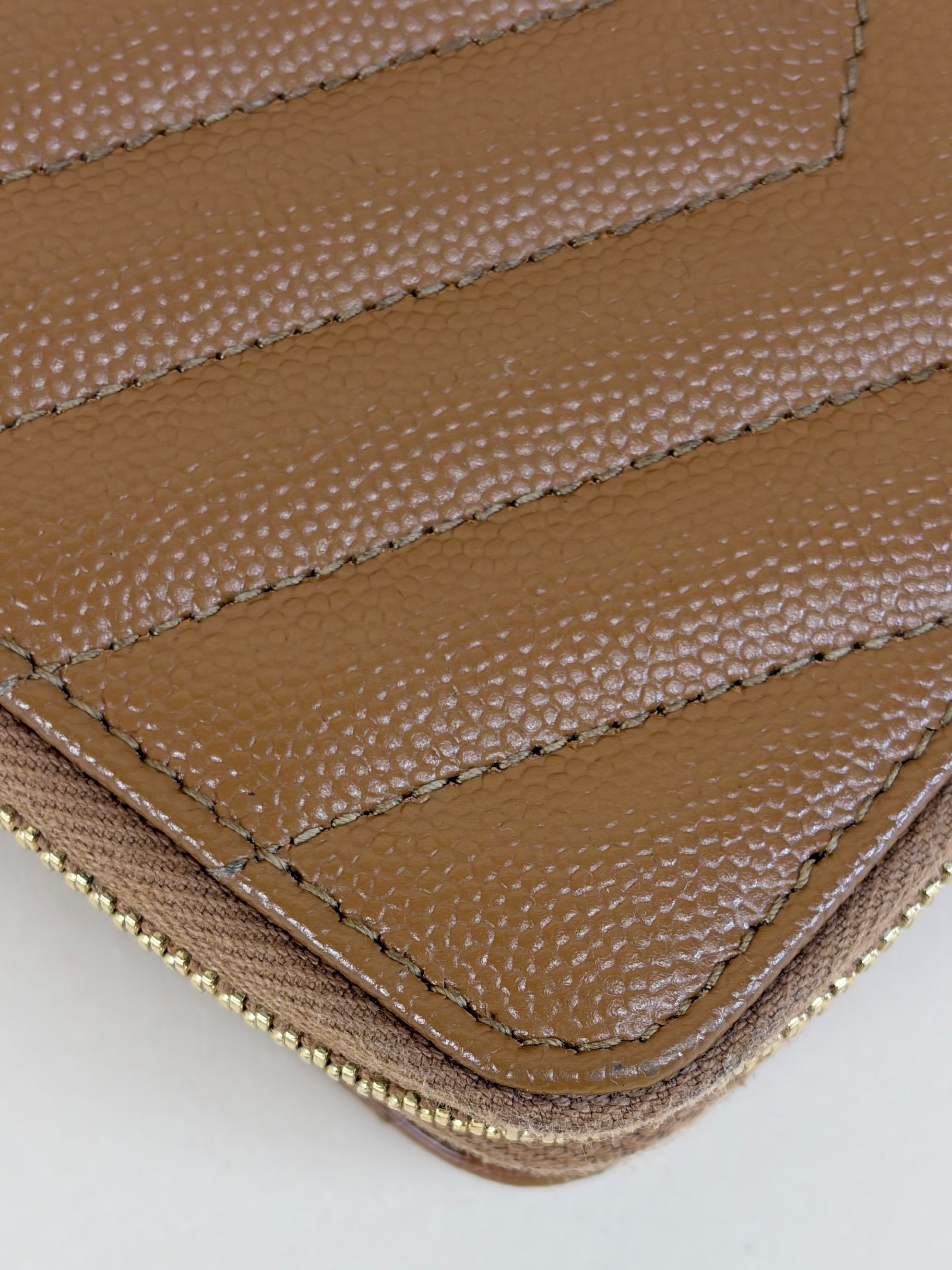ysl caramel cognac Cassandre matelassé compact zip arroudre wallet