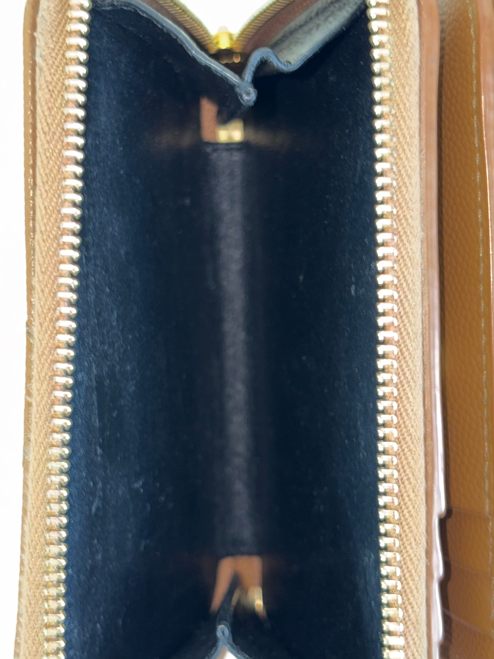 ysl caramel cognac Cassandre matelassé compact zip arroudre wallet