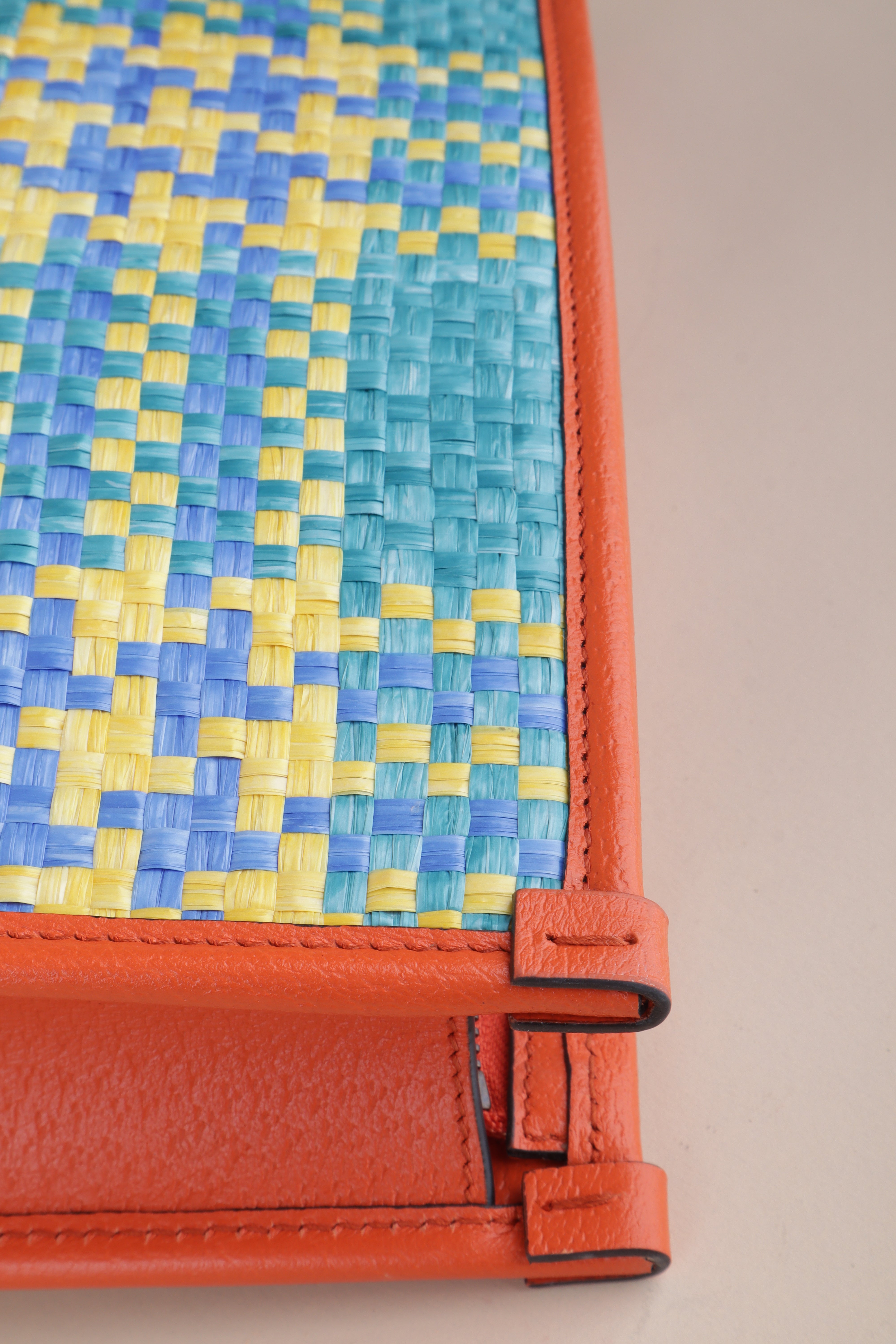 GUCCI Miami raffia sequins beauty case
