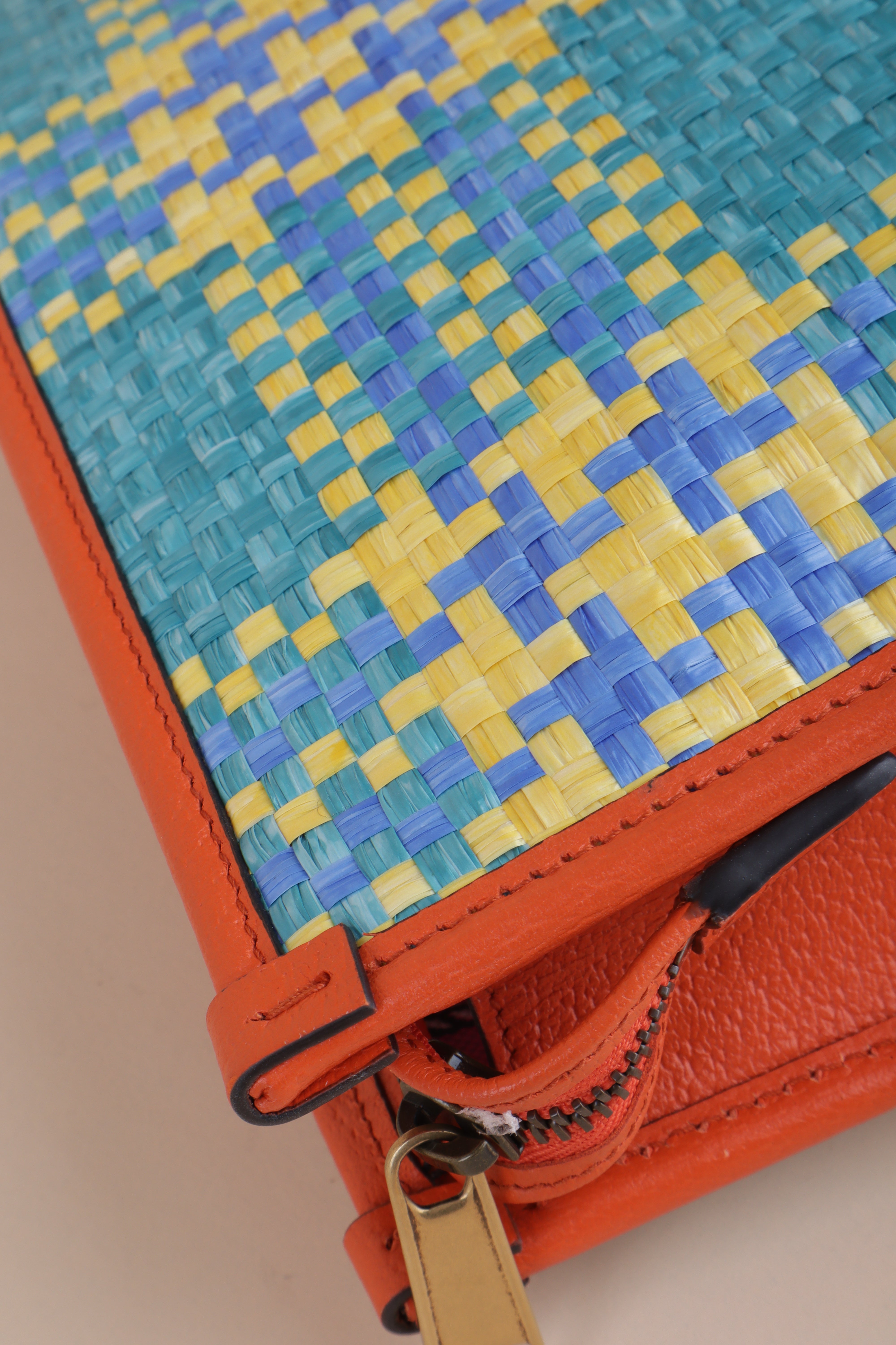 GUCCI Miami raffia sequins beauty case