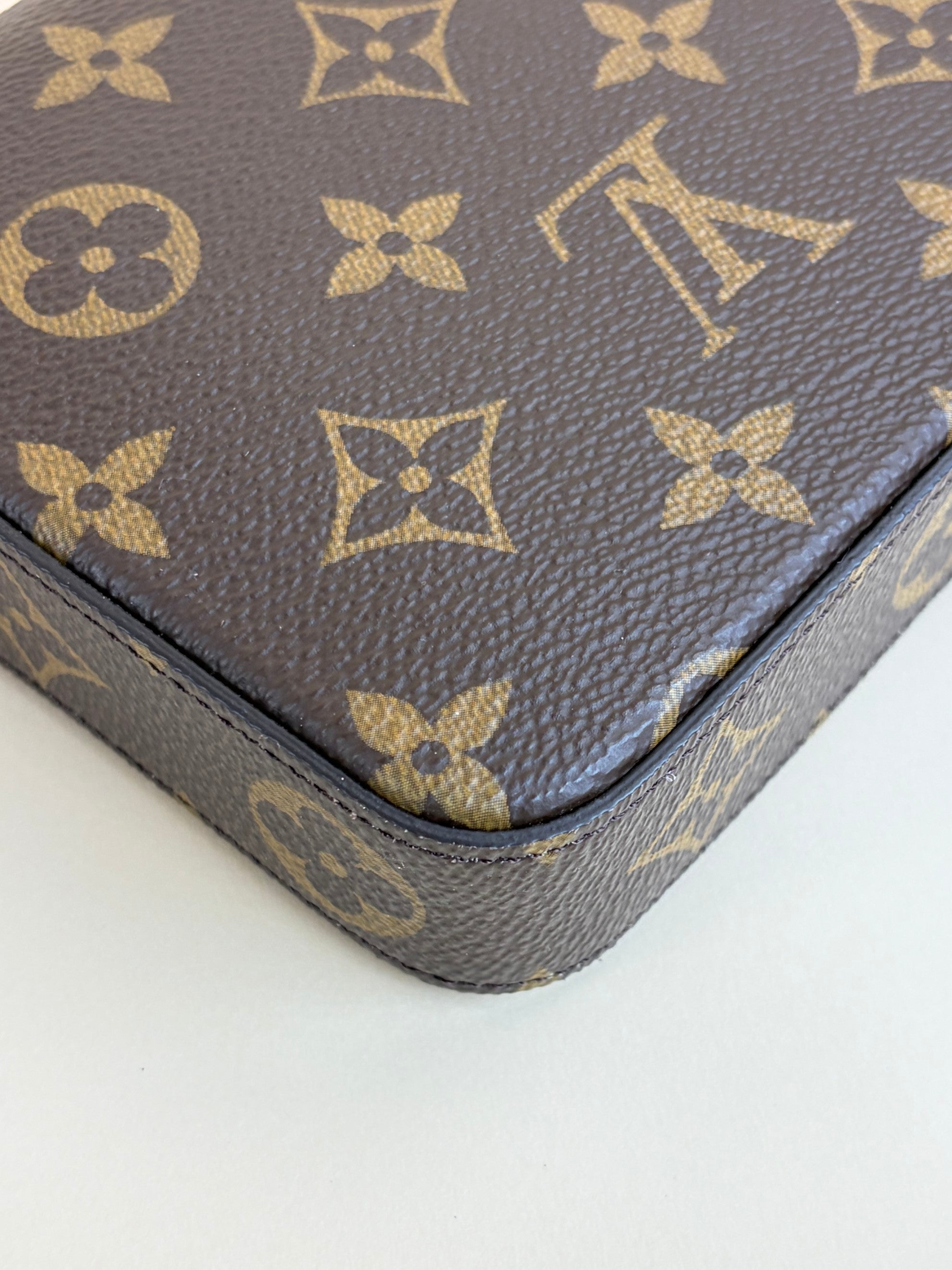 Louis Vuitton Monogram canvas and fuchsia Pochette Felicie Bag