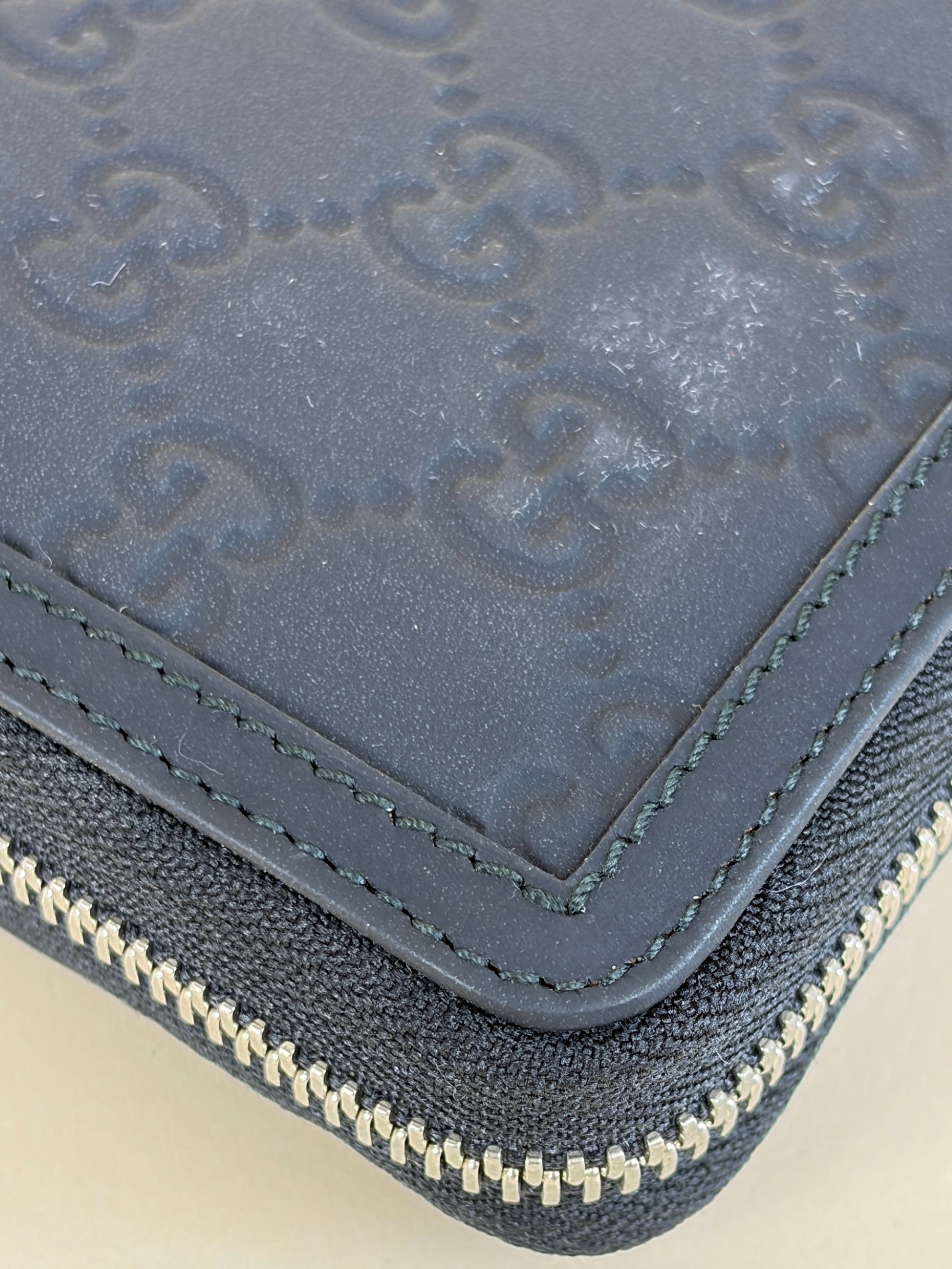 Gucci Black Rubber-Effect Guccissima Zip Around Web Accent Long Wallet