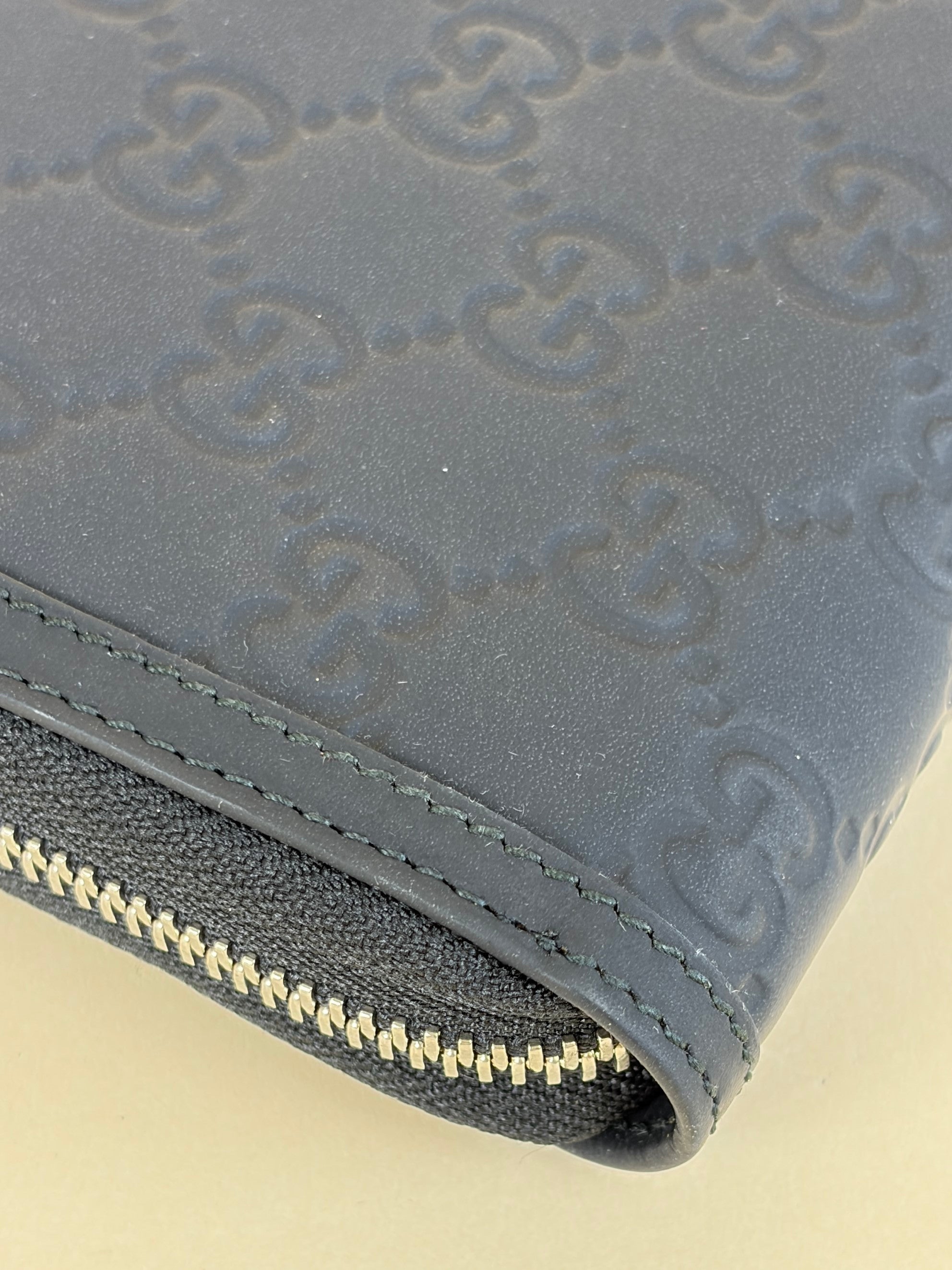 Gucci Black Rubber-Effect Guccissima Zip Around Web Accent Long Wallet