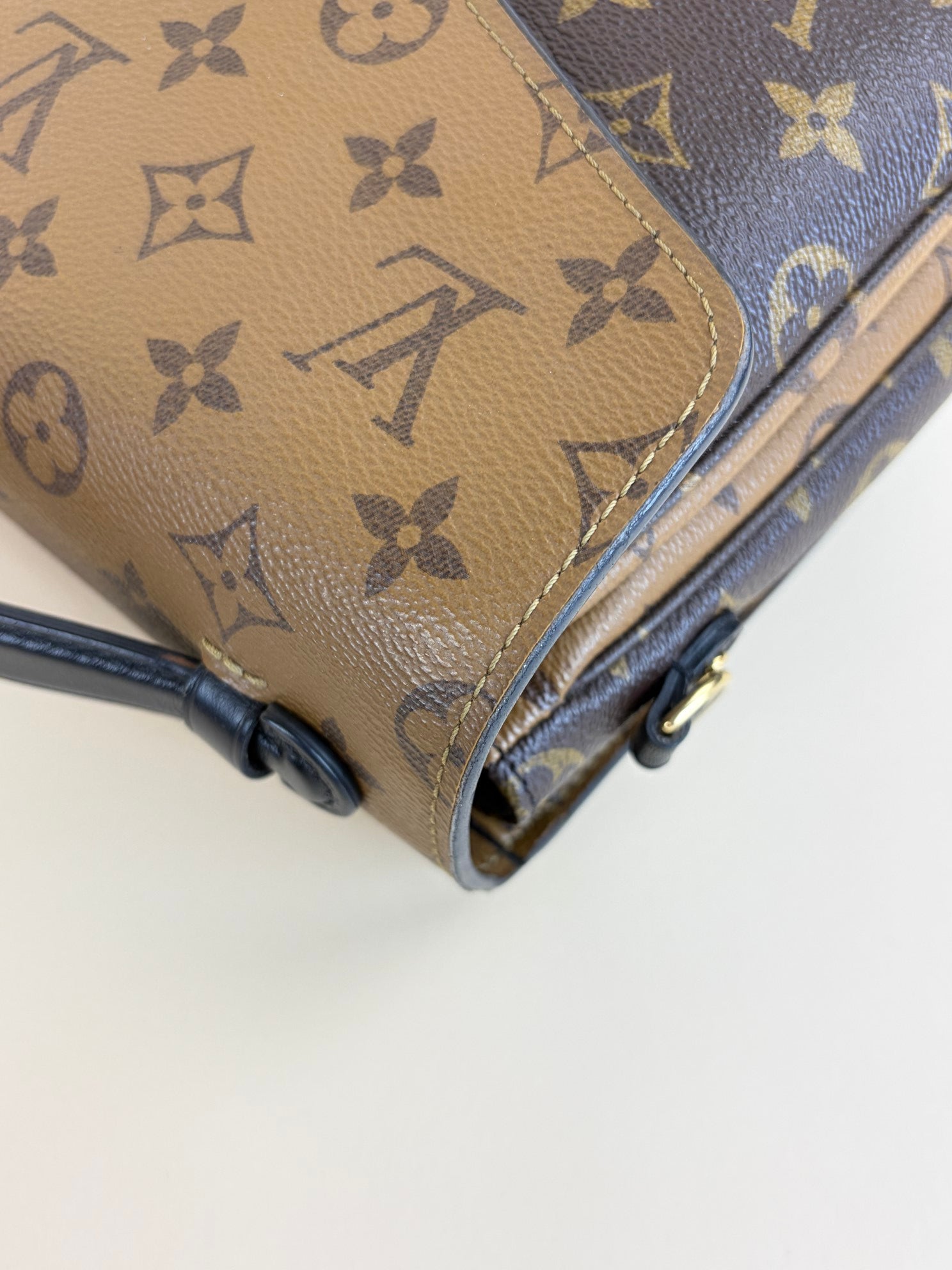 Louis Vuitton Monogram reverse canvas pochette Metis