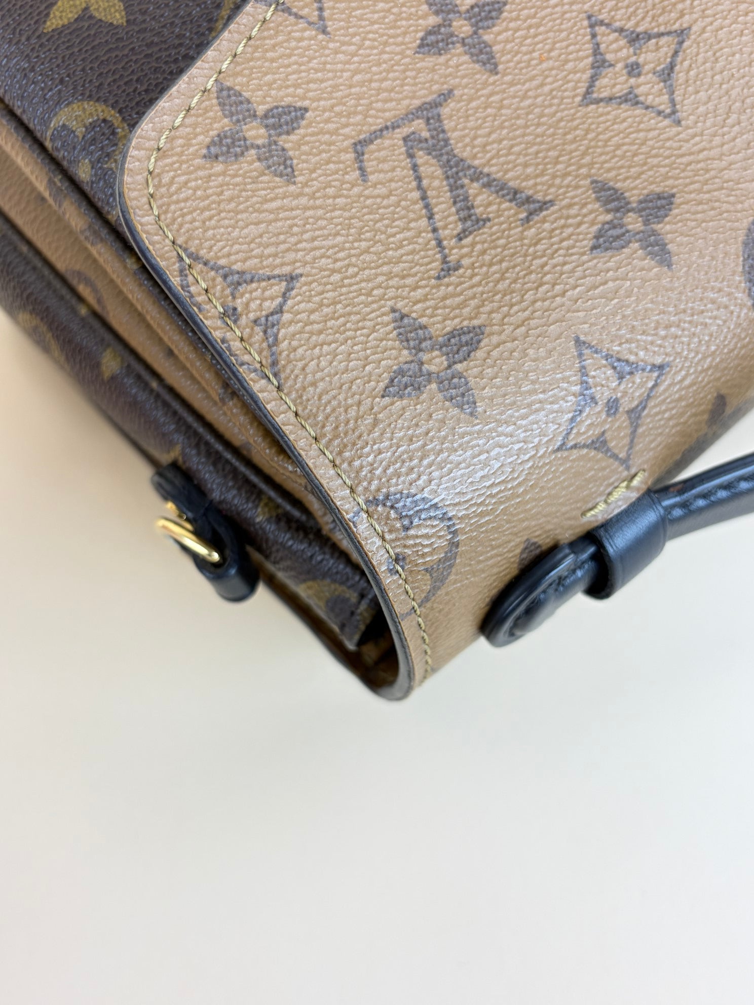 Louis Vuitton Monogram reverse canvas pochette Metis