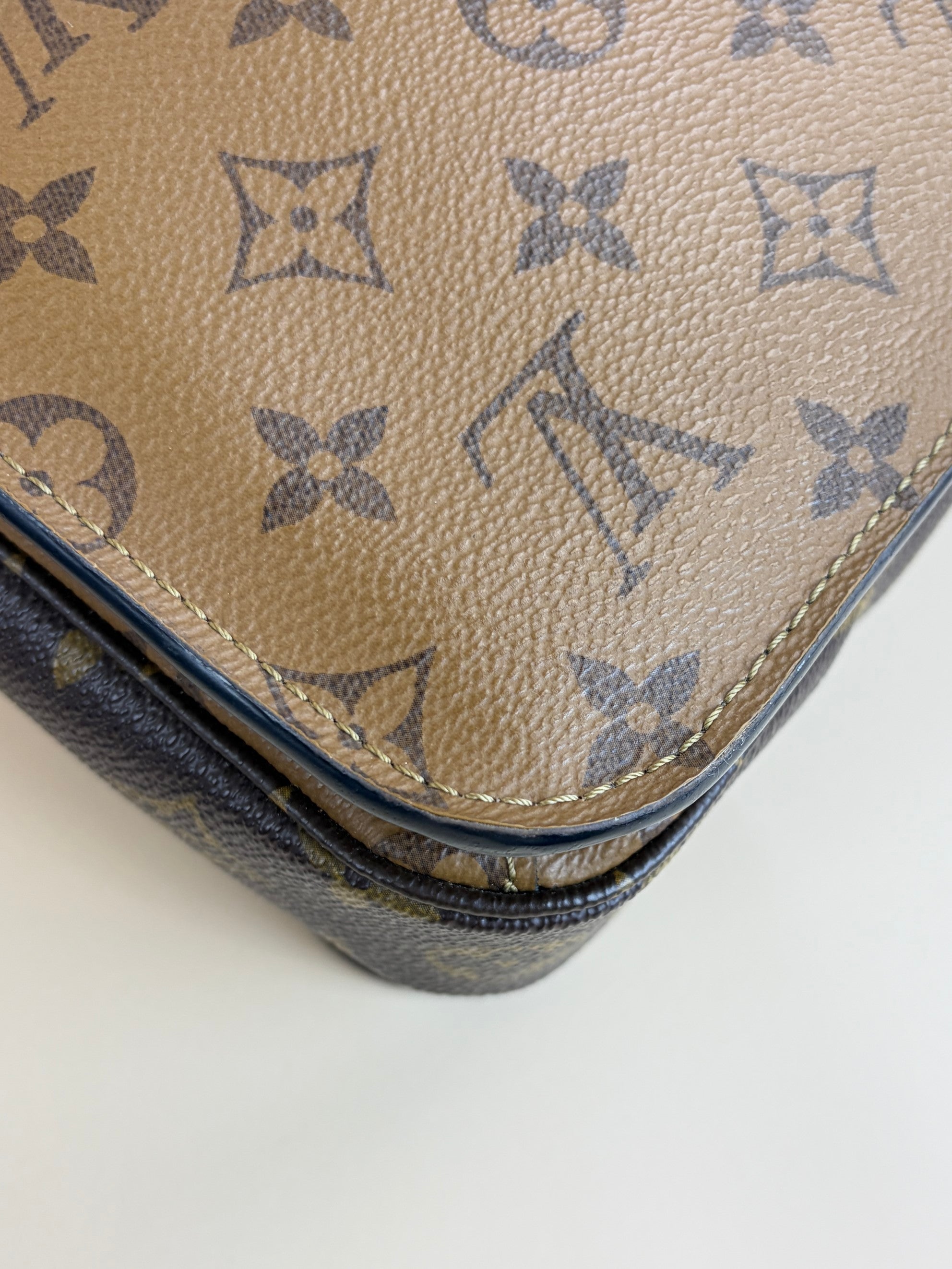 Louis Vuitton Monogram reverse canvas pochette Metis