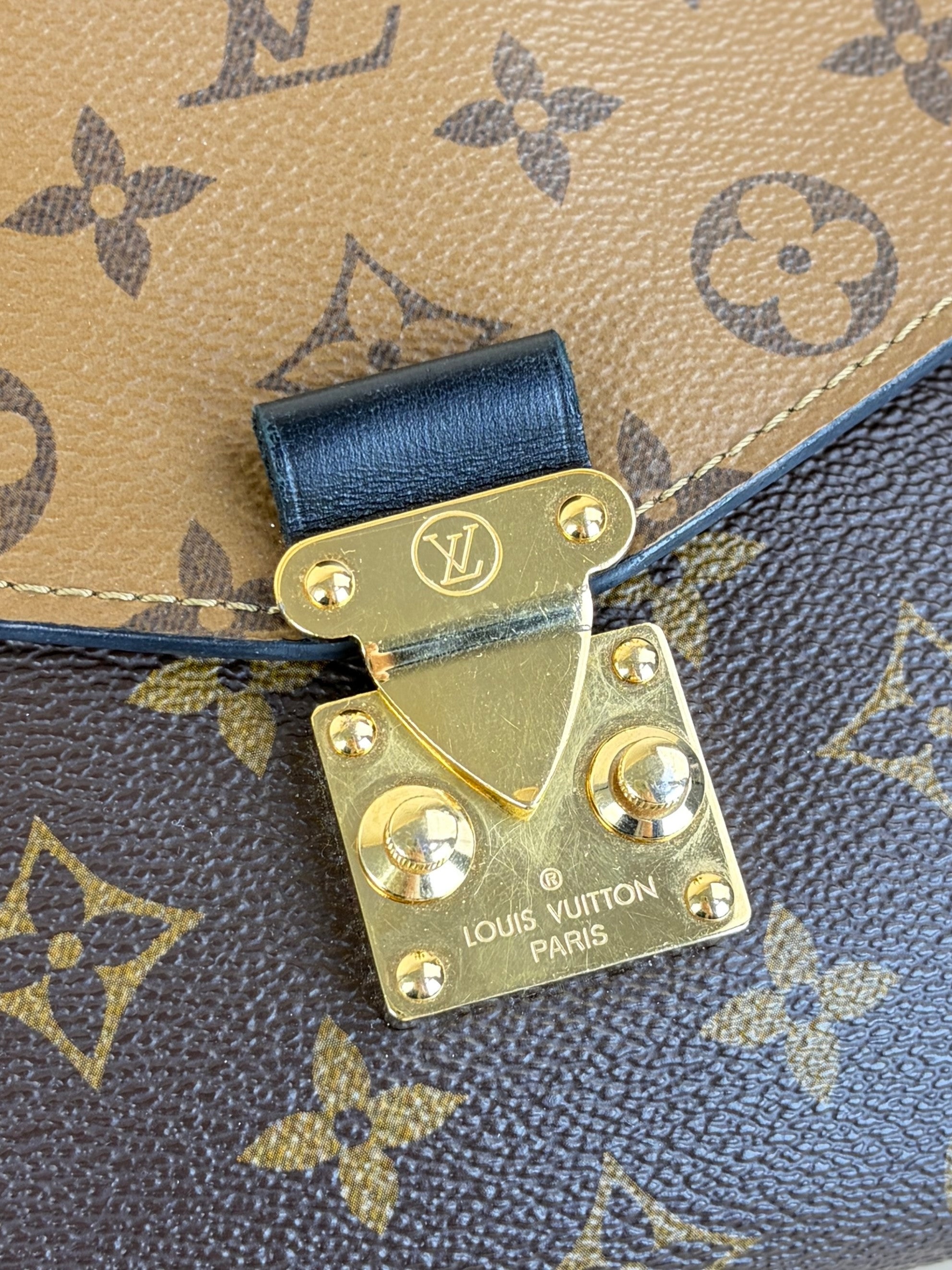 Louis Vuitton Monogram reverse canvas pochette Metis