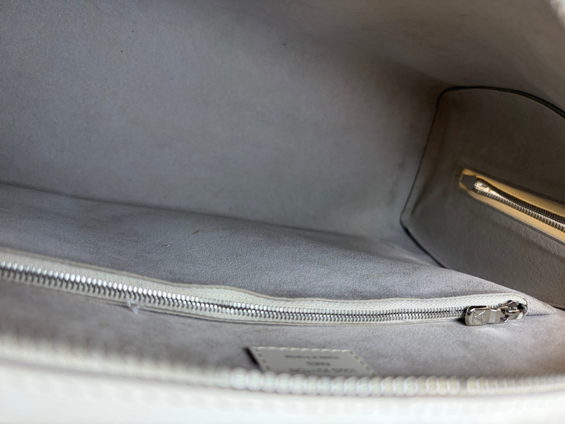 Louis Vuitton White Neuf GM Tote Bag