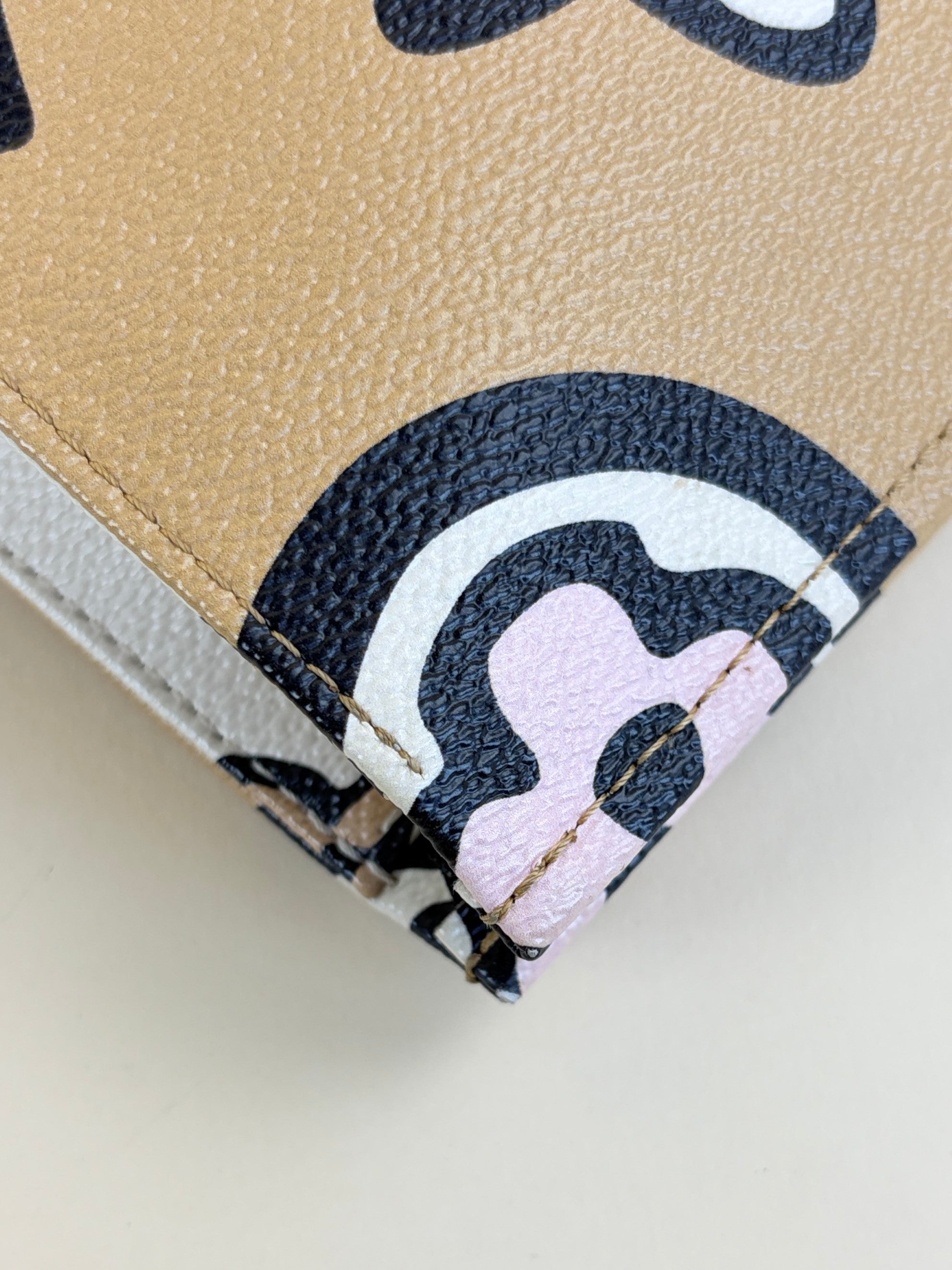 louis Vuitton Arizona monogram giant wildat heart toiletry pouch26