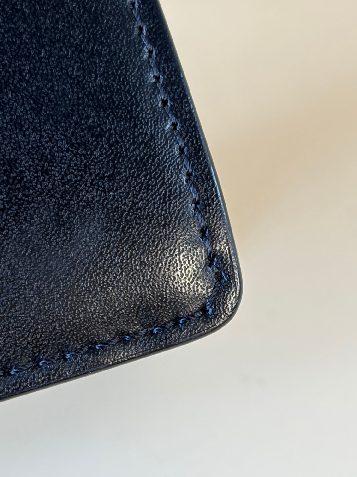 Fendi ff 1974 small Kan i black ff gold chain cross body