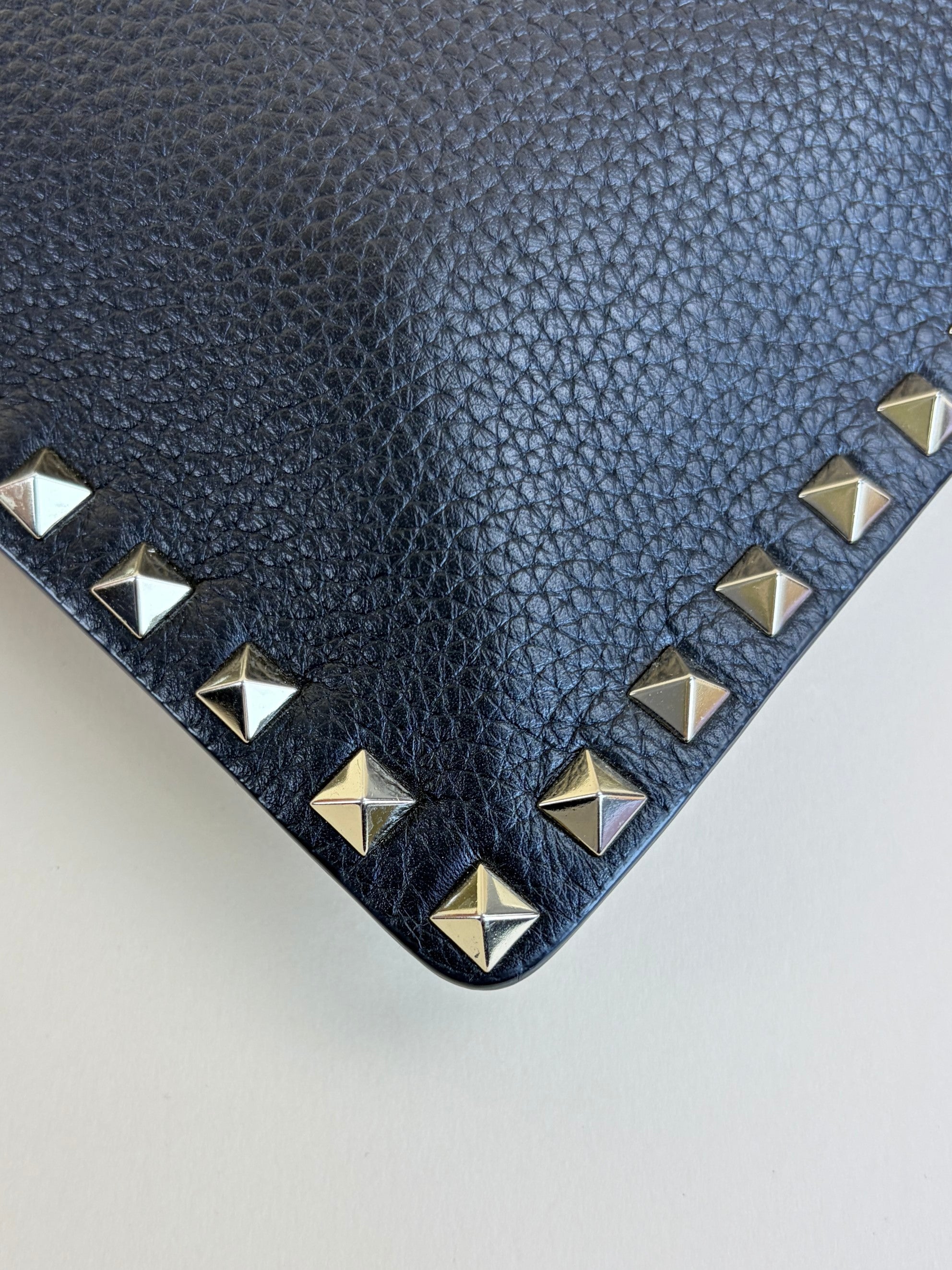 Valentino black pebbled calfskin Rock stud flat large Zipped pouch
