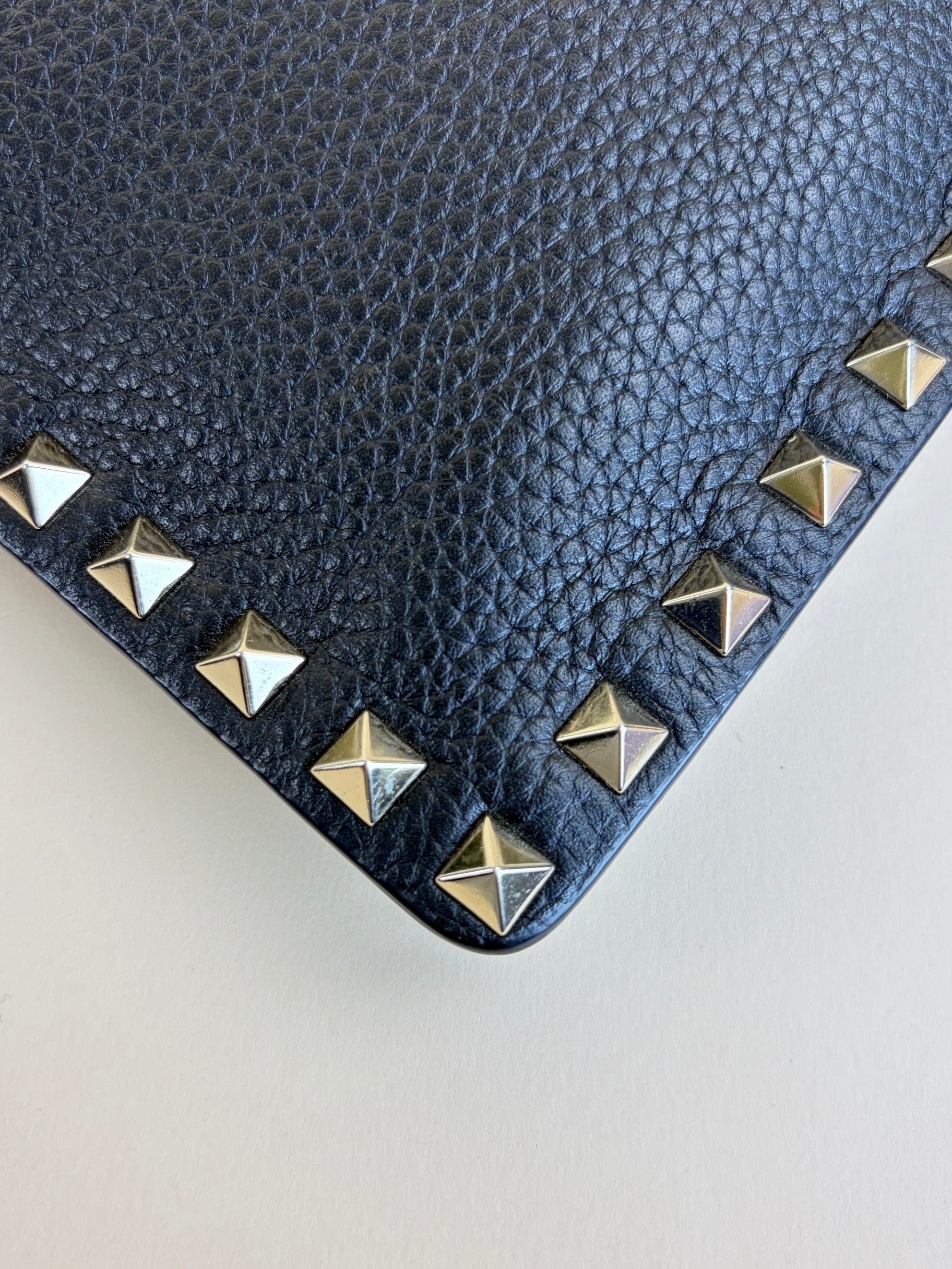 Valentino black pebbled calfskin Rock stud flat large Zipped pouch