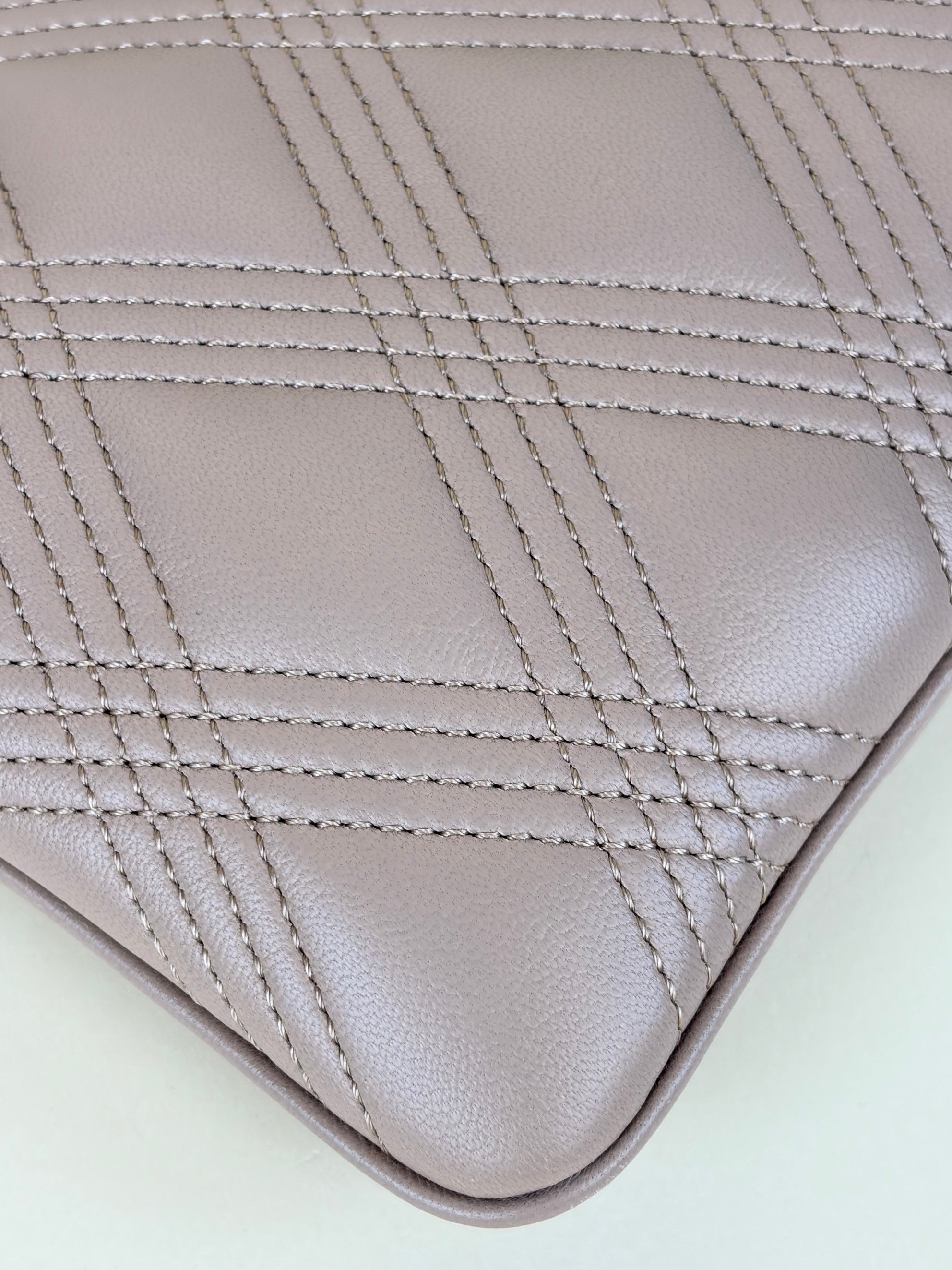 Valentino Poudre Nappa Quiltie 67 Zip Pouch
