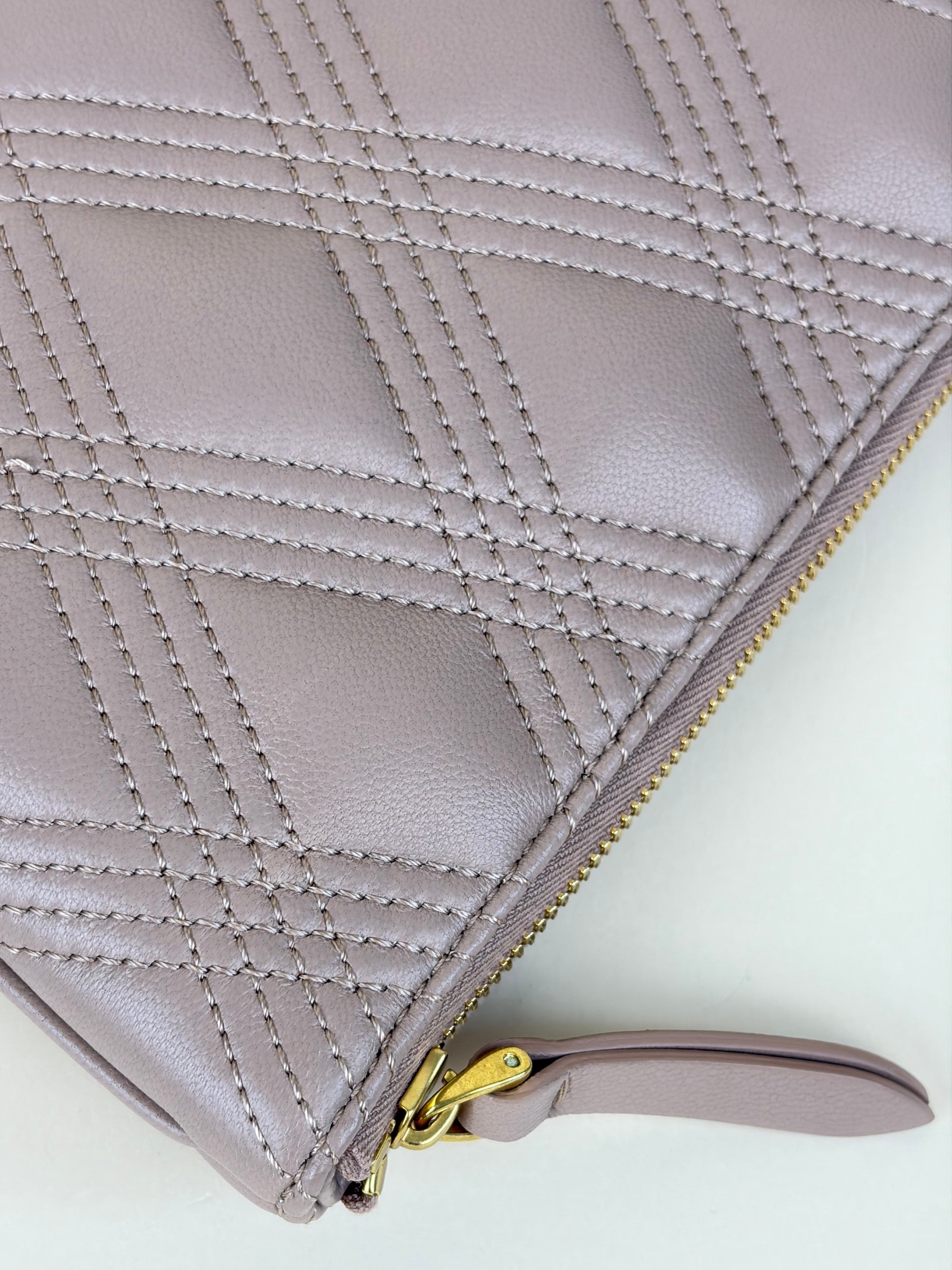 Valentino Poudre Nappa Quiltie 67 Zip Pouch