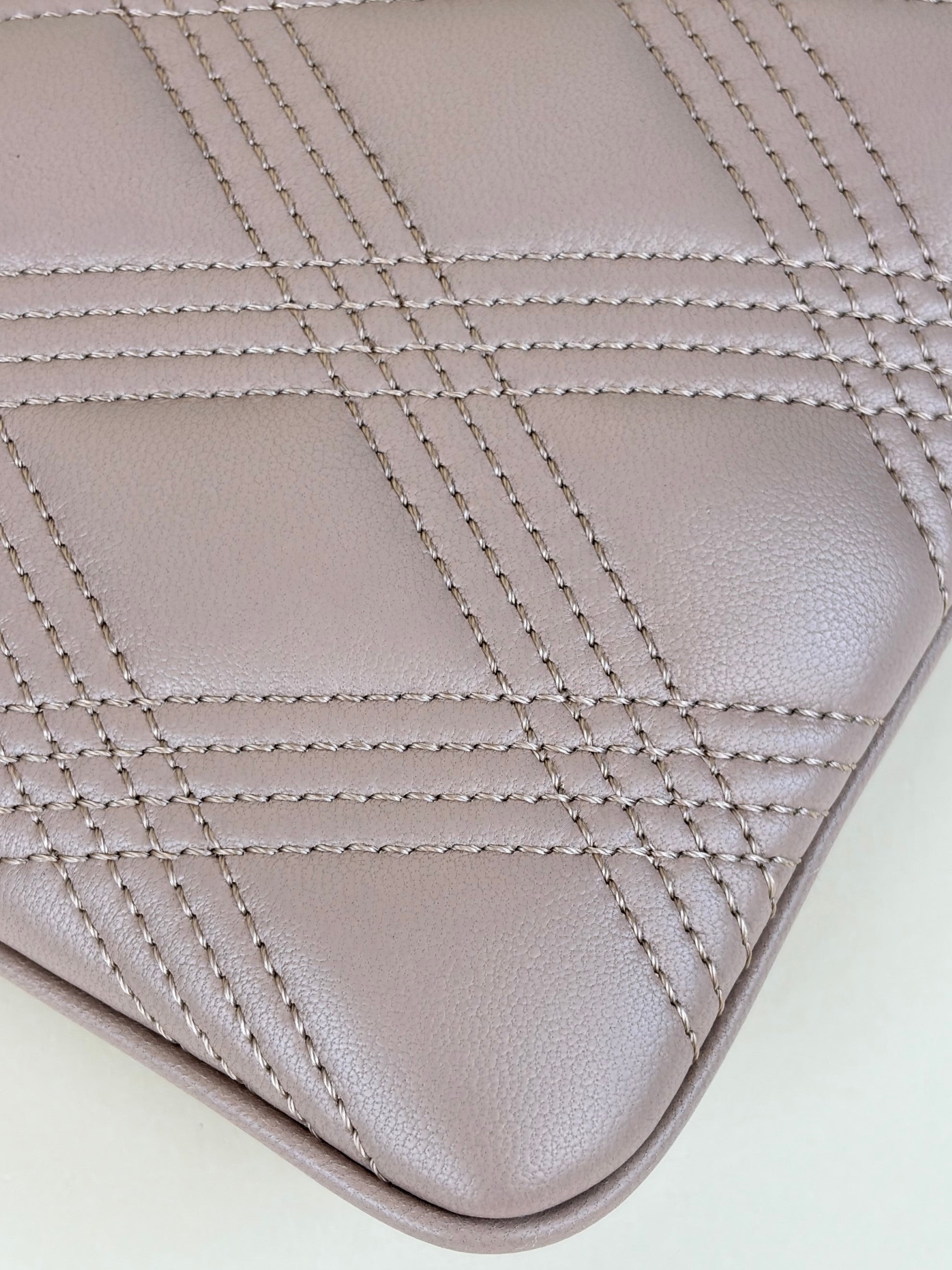 Valentino Poudre Nappa Quiltie 67 Zip Pouch