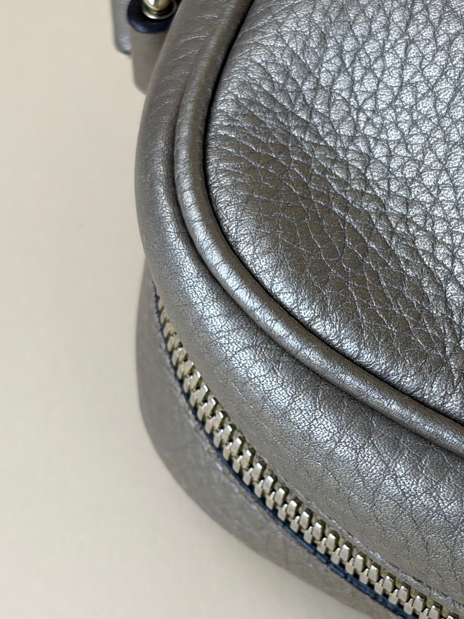 Gucci Metallic Soho Camera disco Crossbody Bag