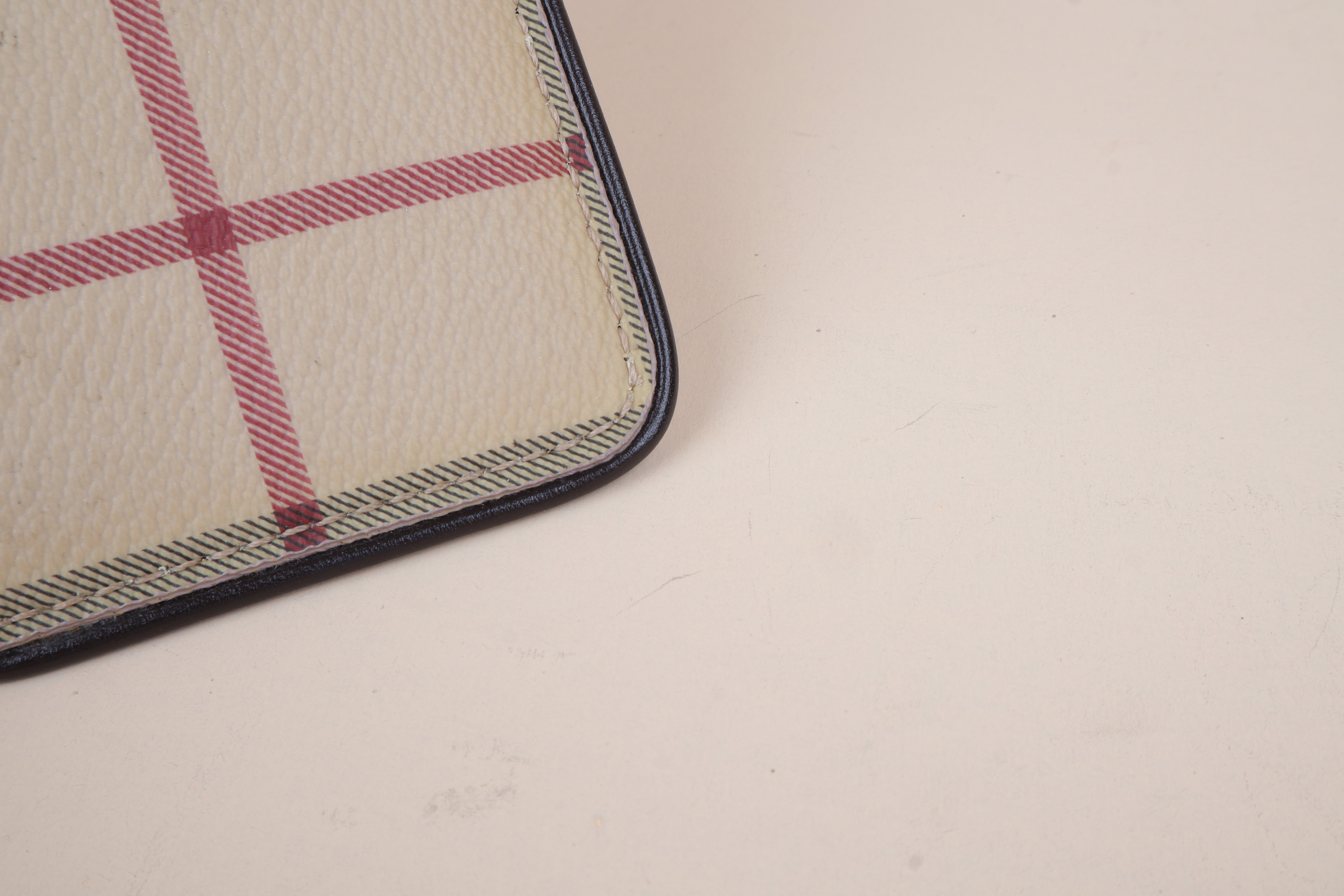 BURBERRY CLUTCH hay market wristlet