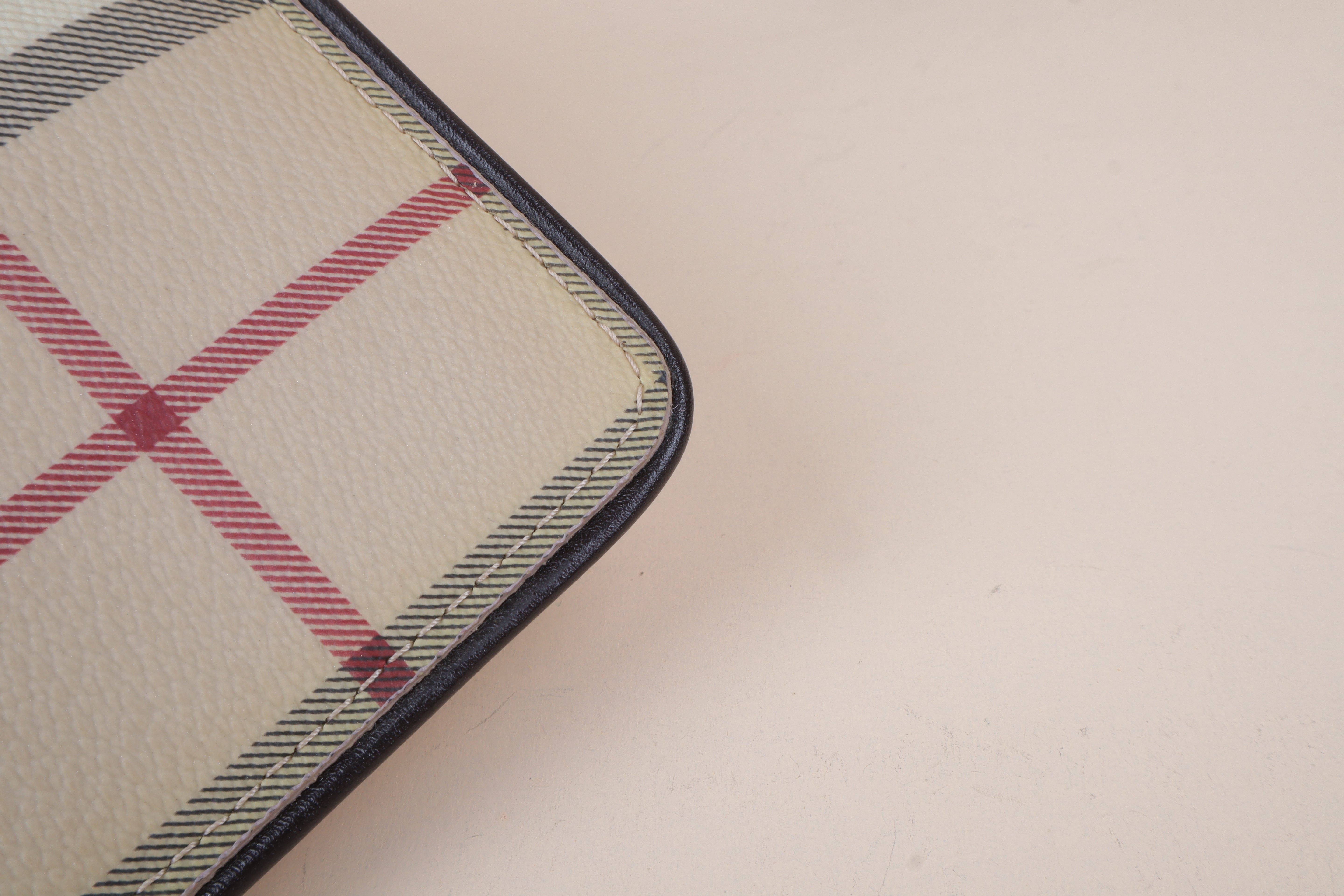 BURBERRY CLUTCH hay market wristlet