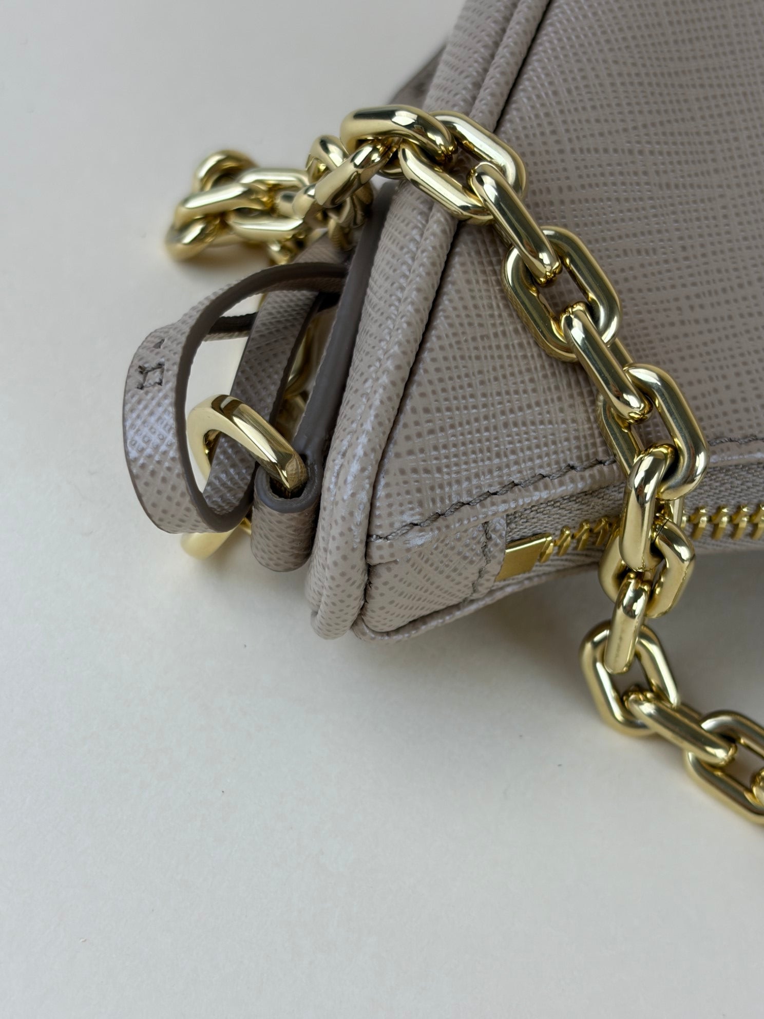 Prada beige Re Edition 2005 Bag wit