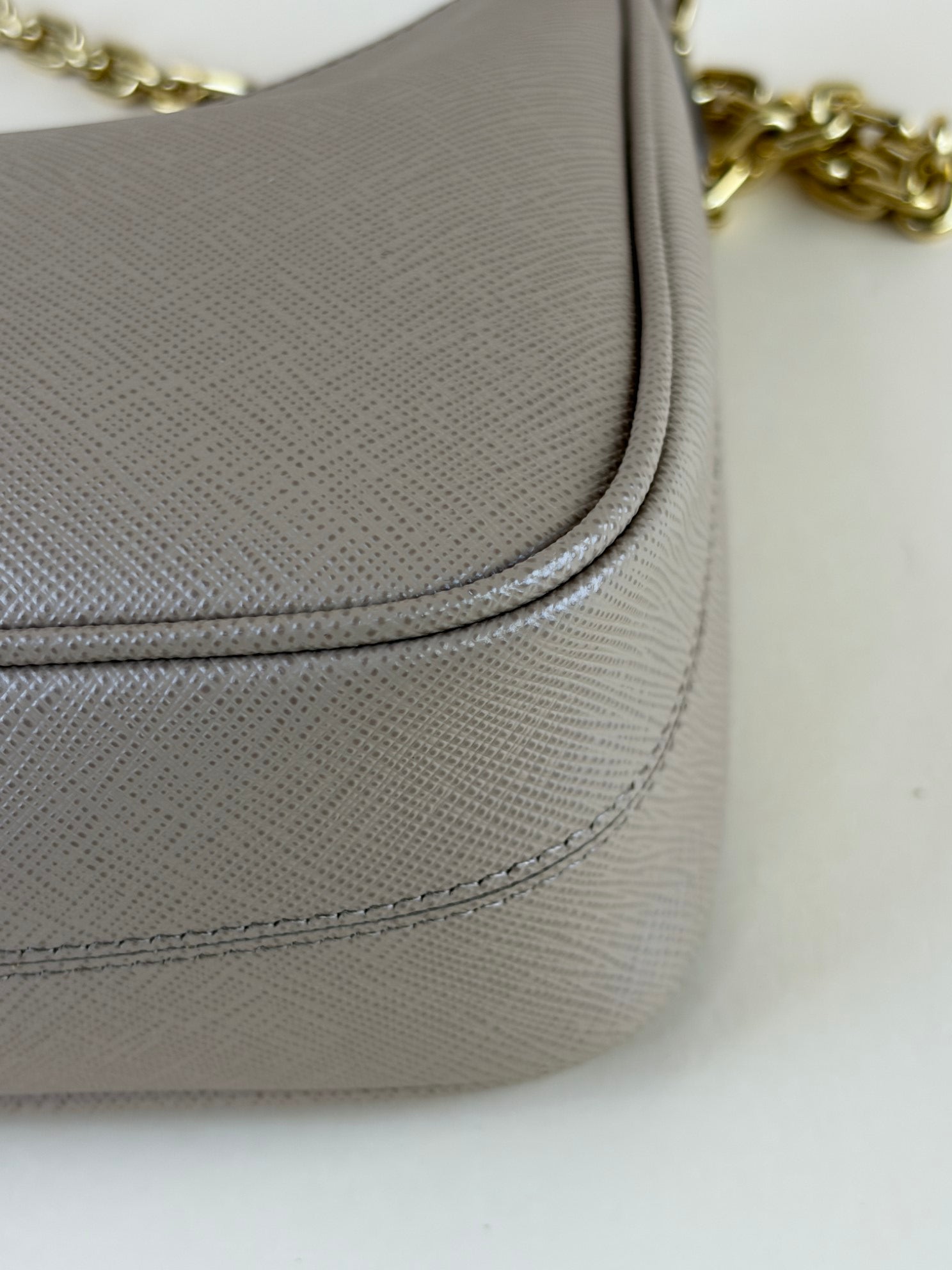 Prada beige Re Edition 2005 Bag wit