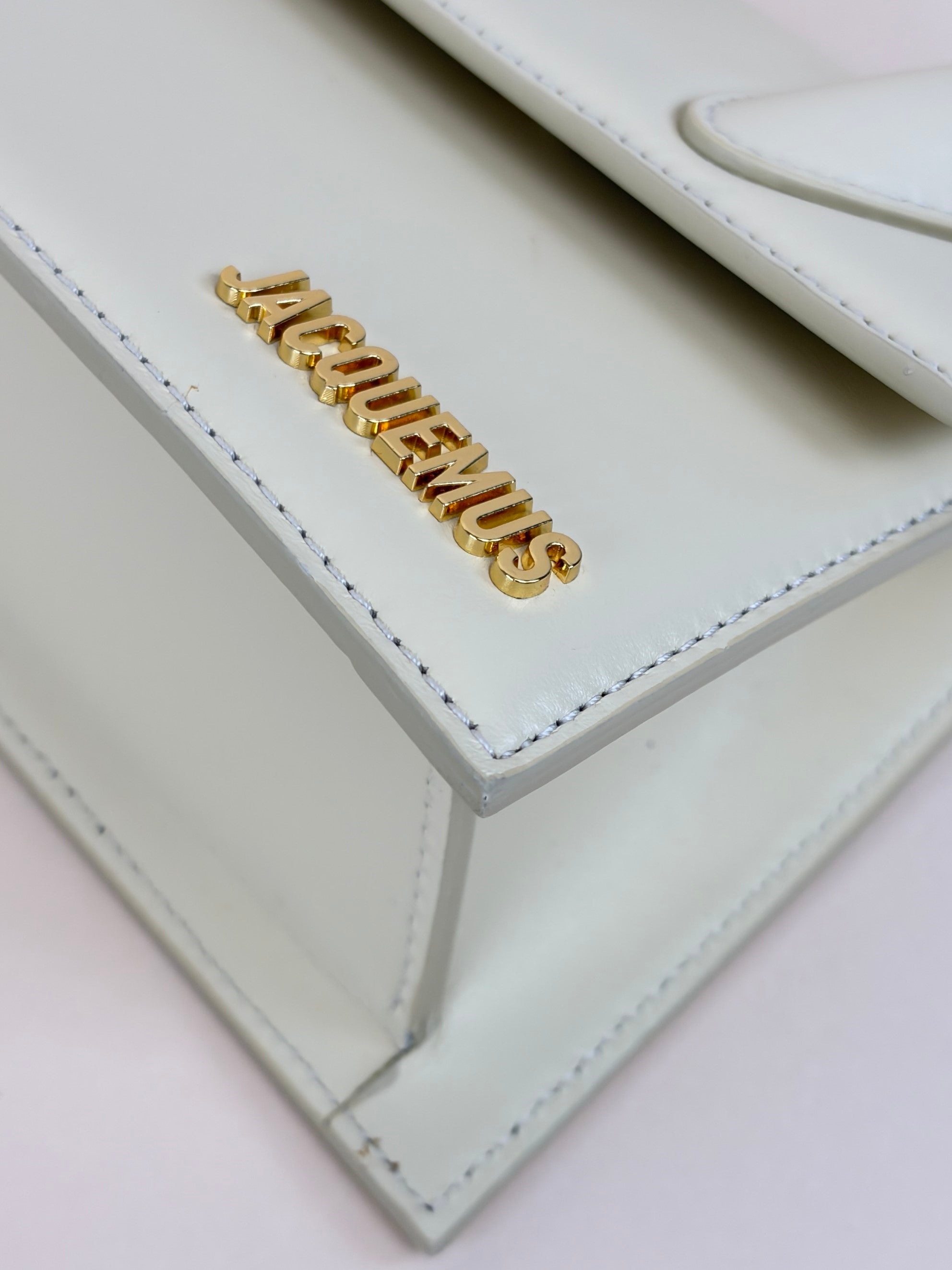 Jacquemus the medium le Chiquita