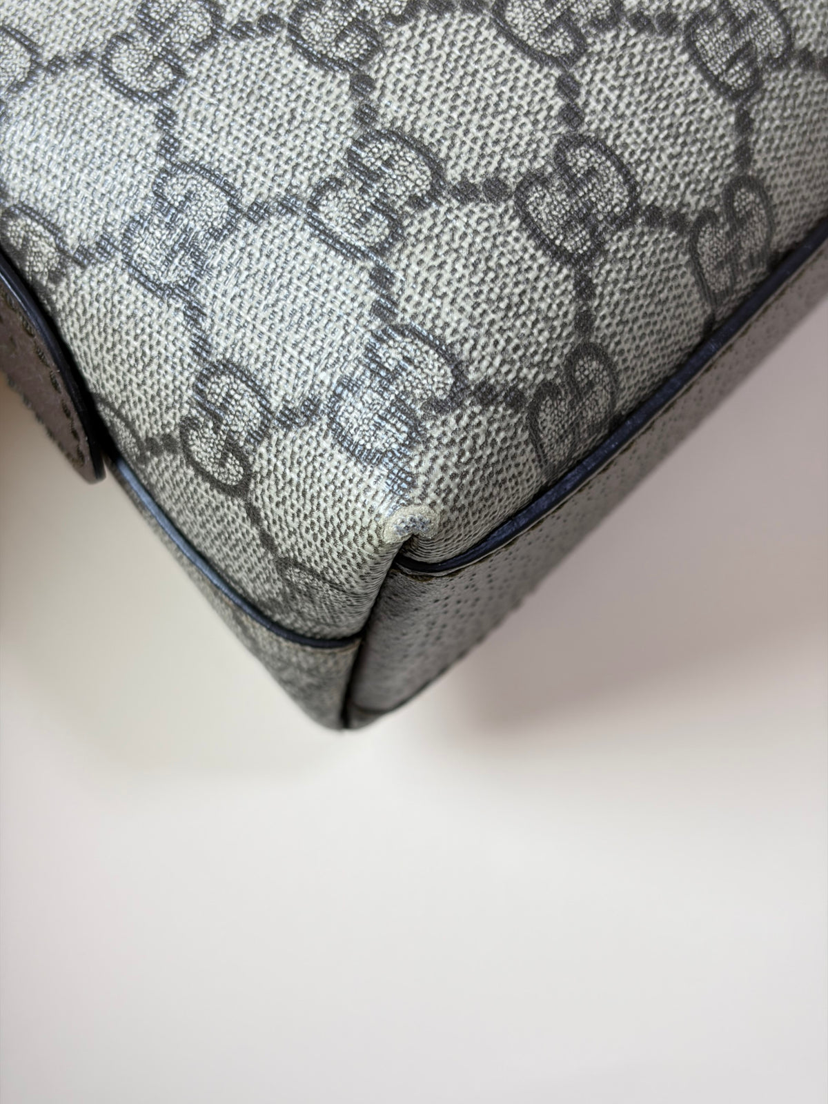 Gucci GG supreme Ophidia small rounded
